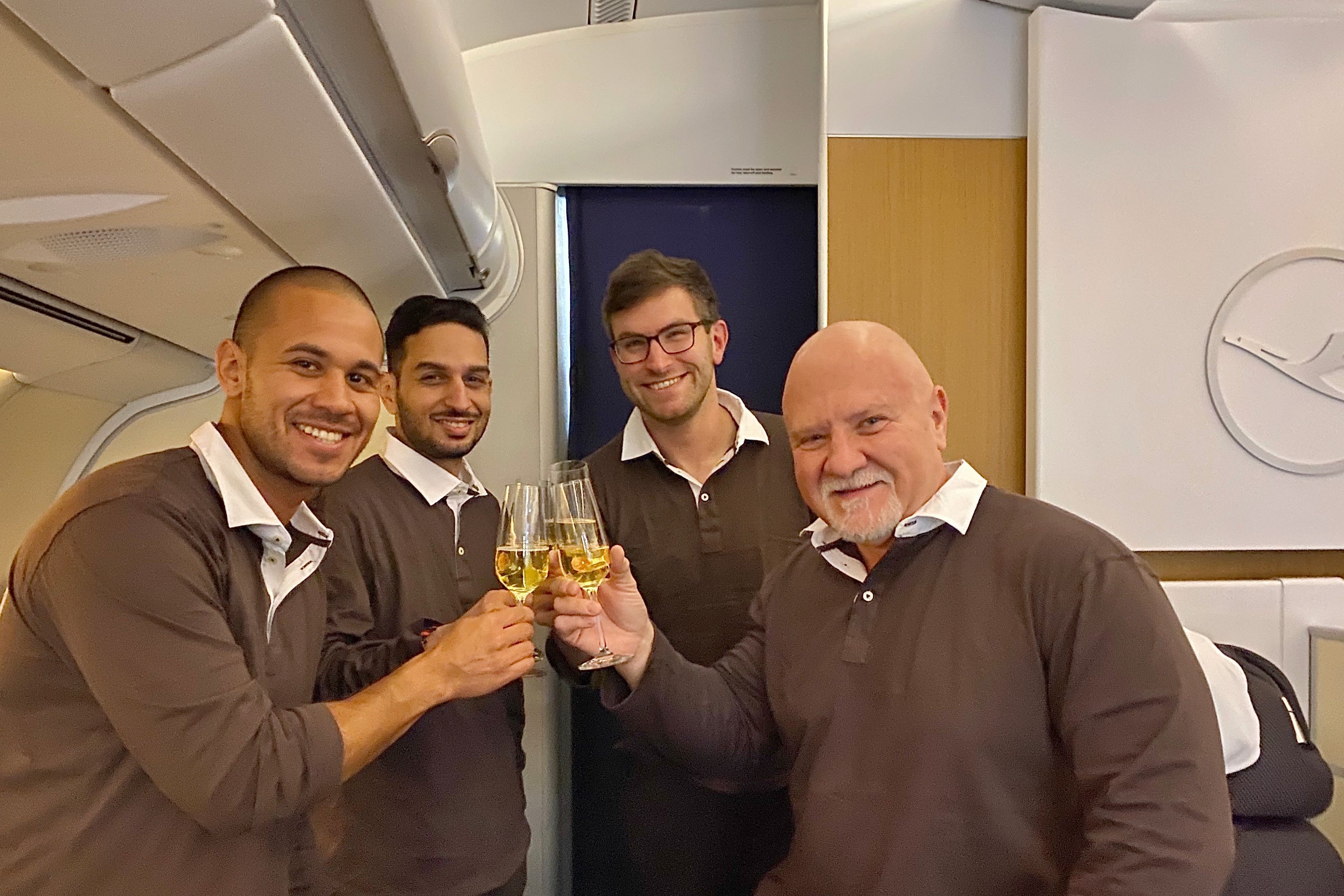 LAN グラスポット The exclusive clubhouse of the world's most frequent flyers - The