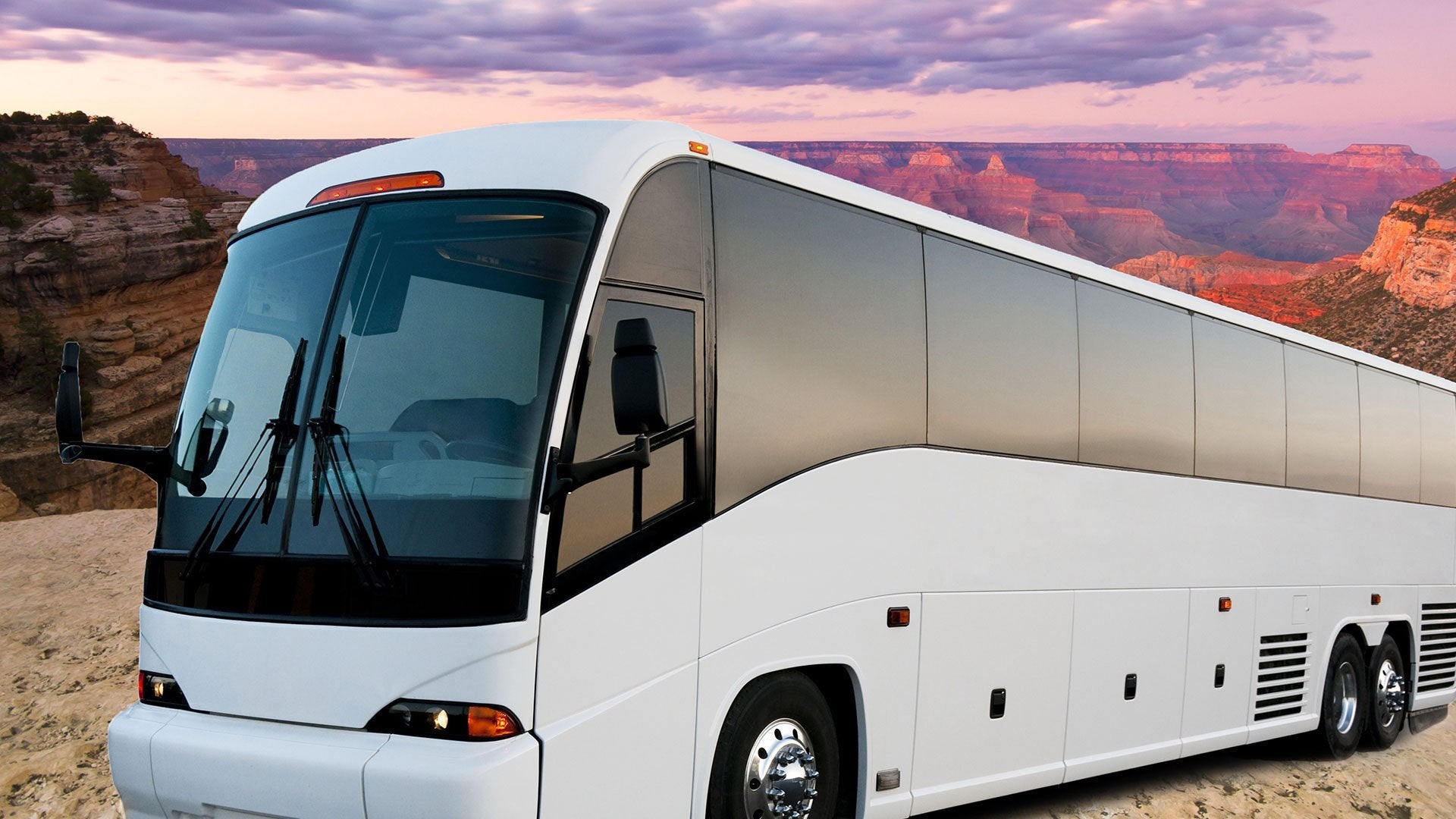 Tour companies offer luxury motorcoach rides from Las Vegas to the Grand Canyon (Photo by Papillon Grand Canyon Tours).