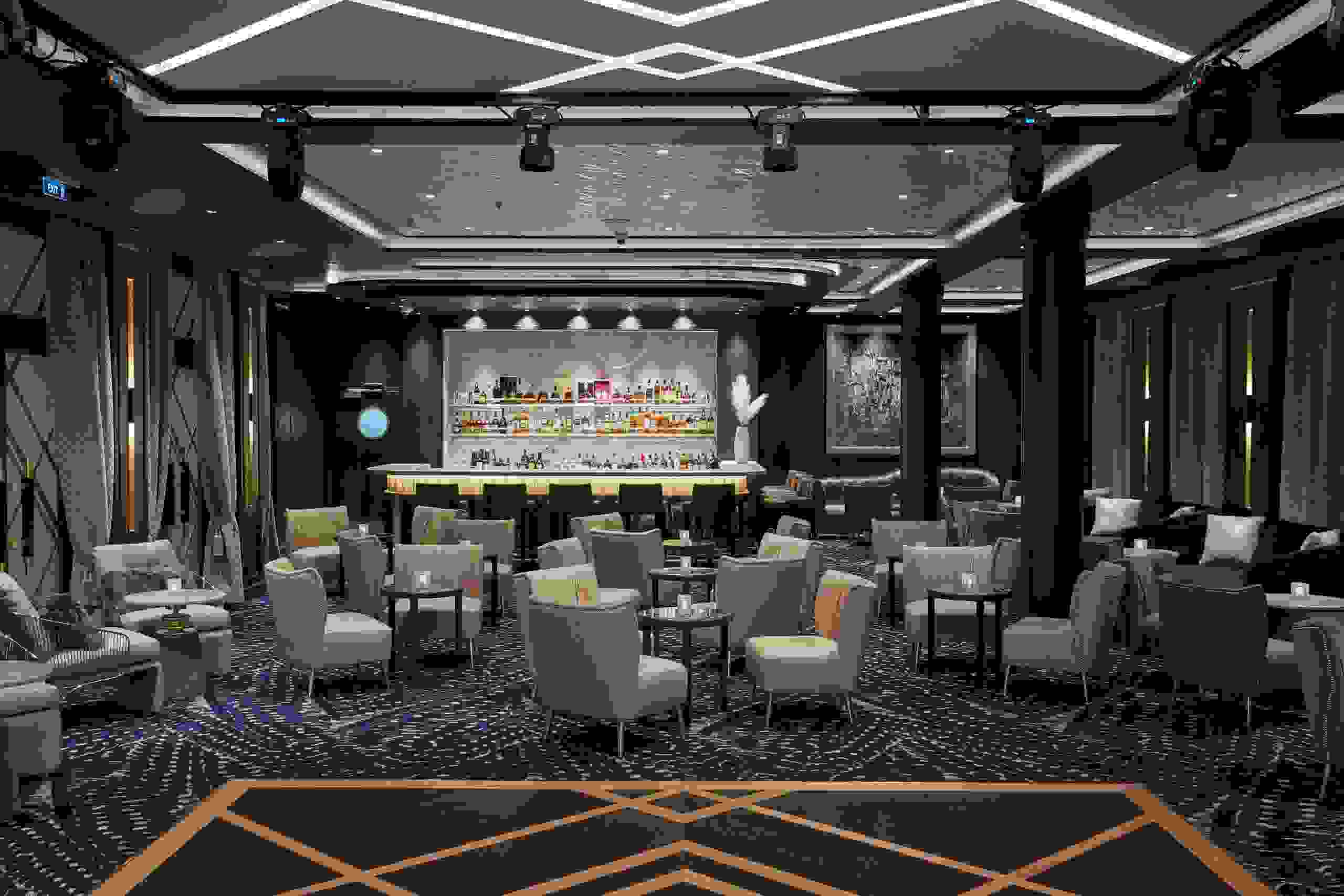 Drinks in the Splendor Lounge on the Regent Seven Seas Cruises ship Seven Seas Splendor are included in the fare. (Photo courtesy of Regent Seven Seas Cruises)