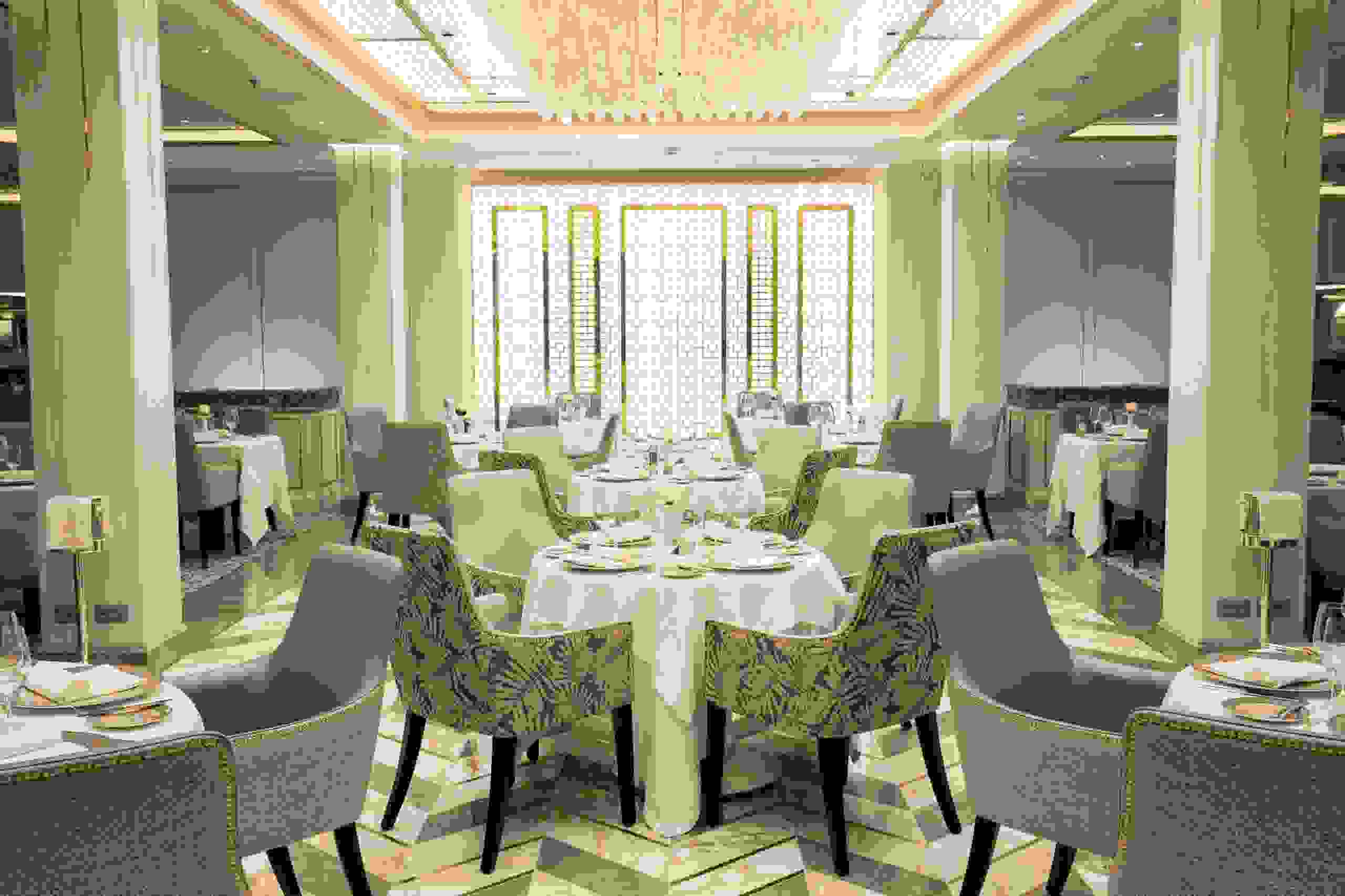 The Compass Rose restaurant on Seven Seas Splendor. (Photo courtesy of Regent Seven Seas Cruises)