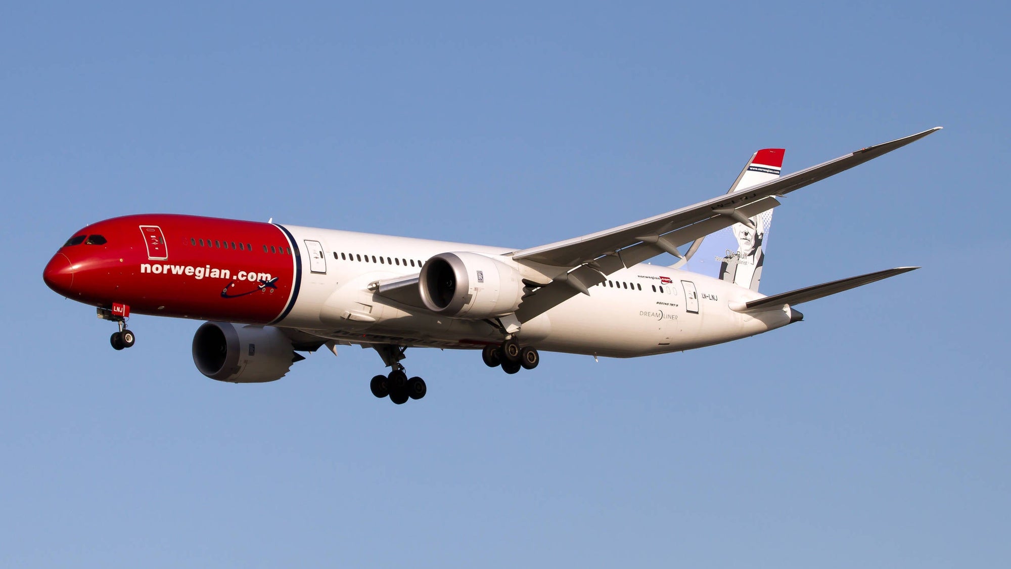 Norwegian Boeing 787-9 Dreamliner landing at Rome Fiumicino