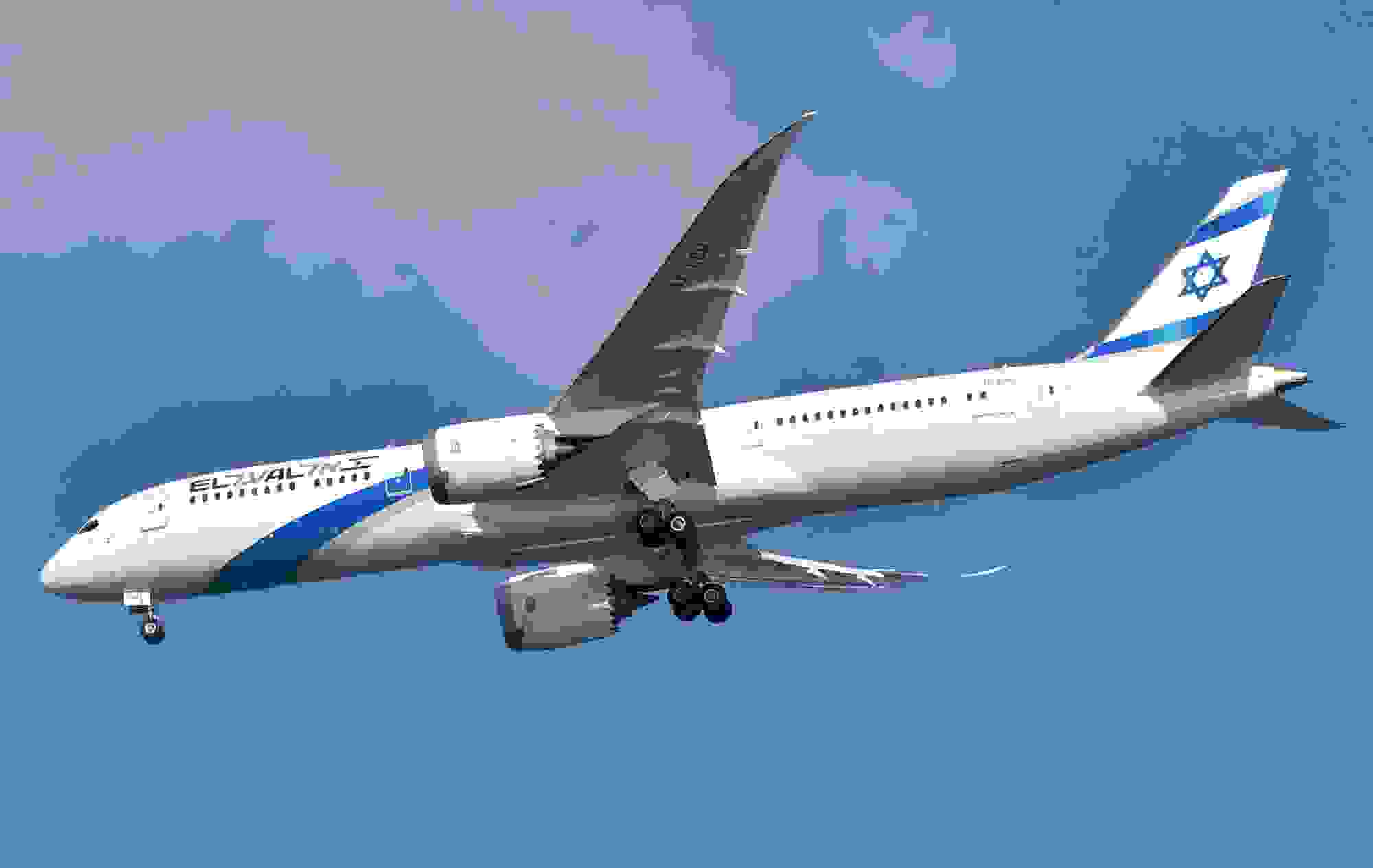 An El Al Boeing 787-9 landing at New York JFK in 2019 (Photo by Alberto Riva/The Points Guy)