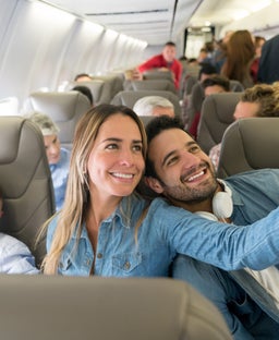 Are airlines required to seat families together? Your guide to airline family seating policies