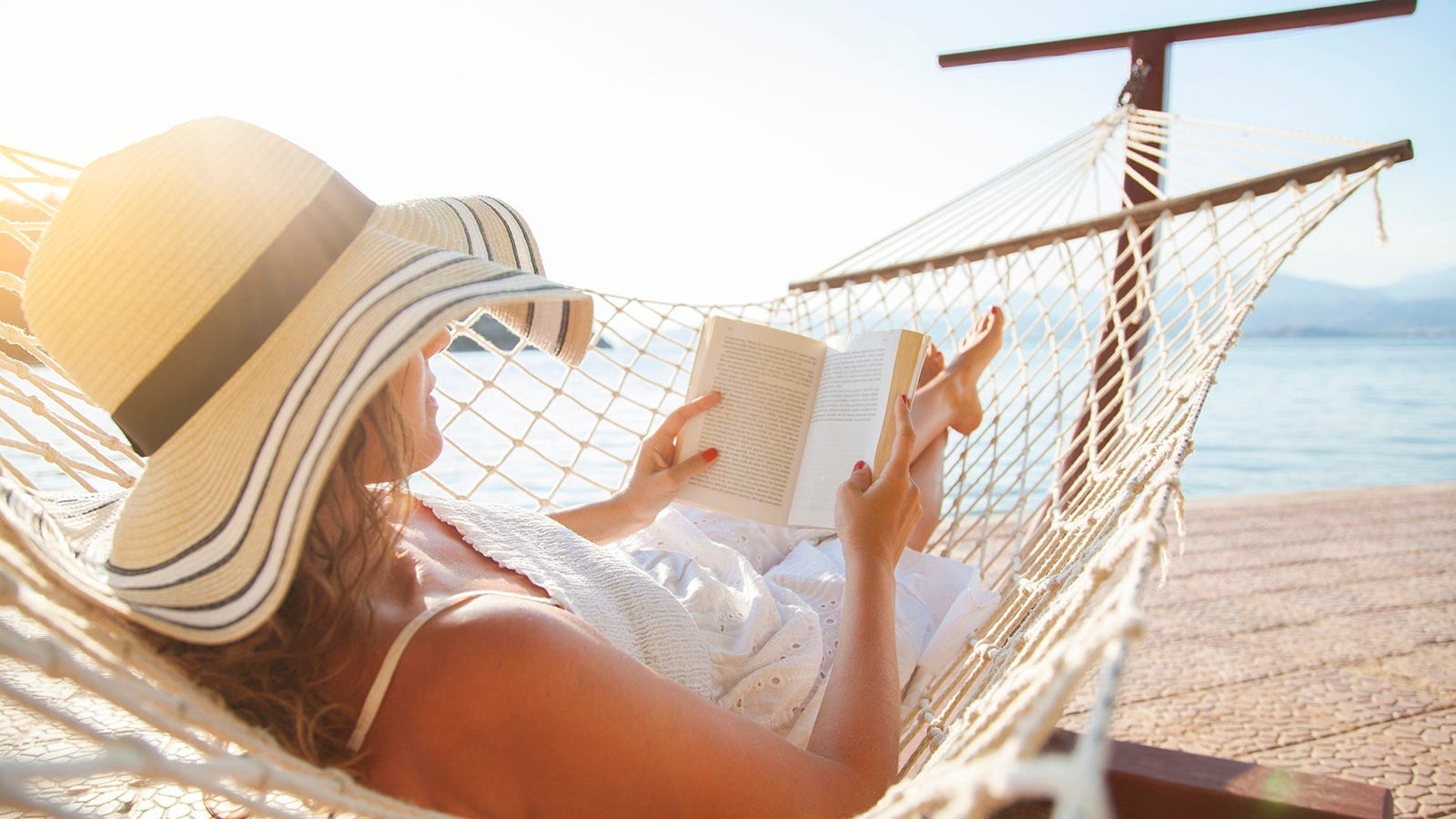 Vacation_Book_Reading_Relaxing