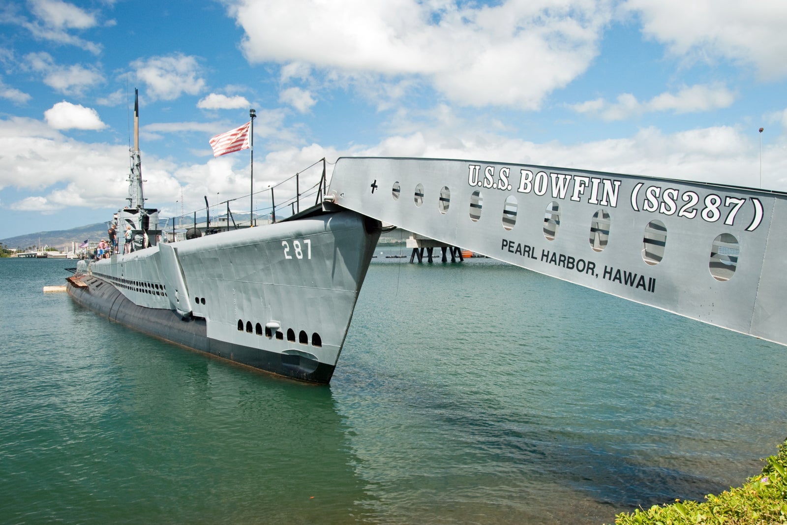 The USS Bowfin submarine in Pearl Harbor Museum is a great spot to bring kids. (Photo by Vacclav / Getty Images)
