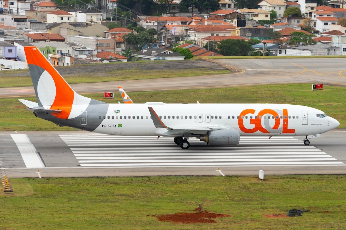 GOL 737 on the runway