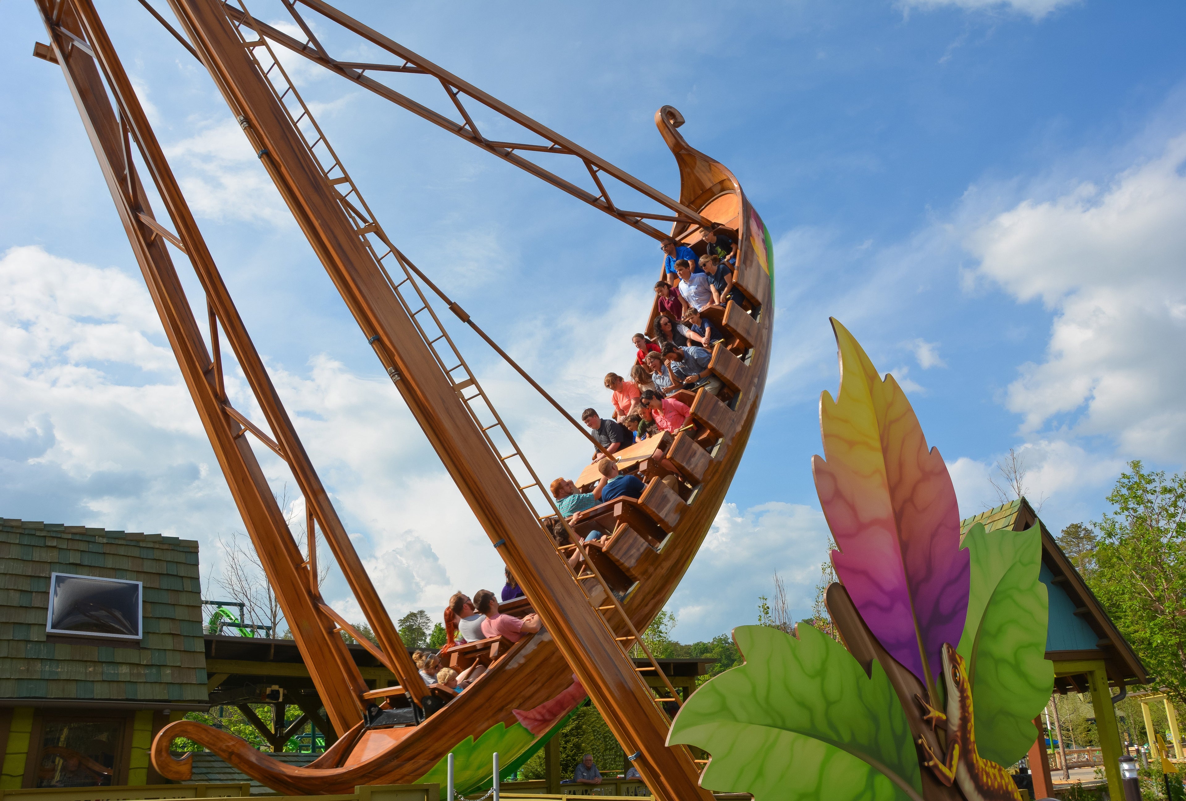 Great Tree Swing - Dollywood