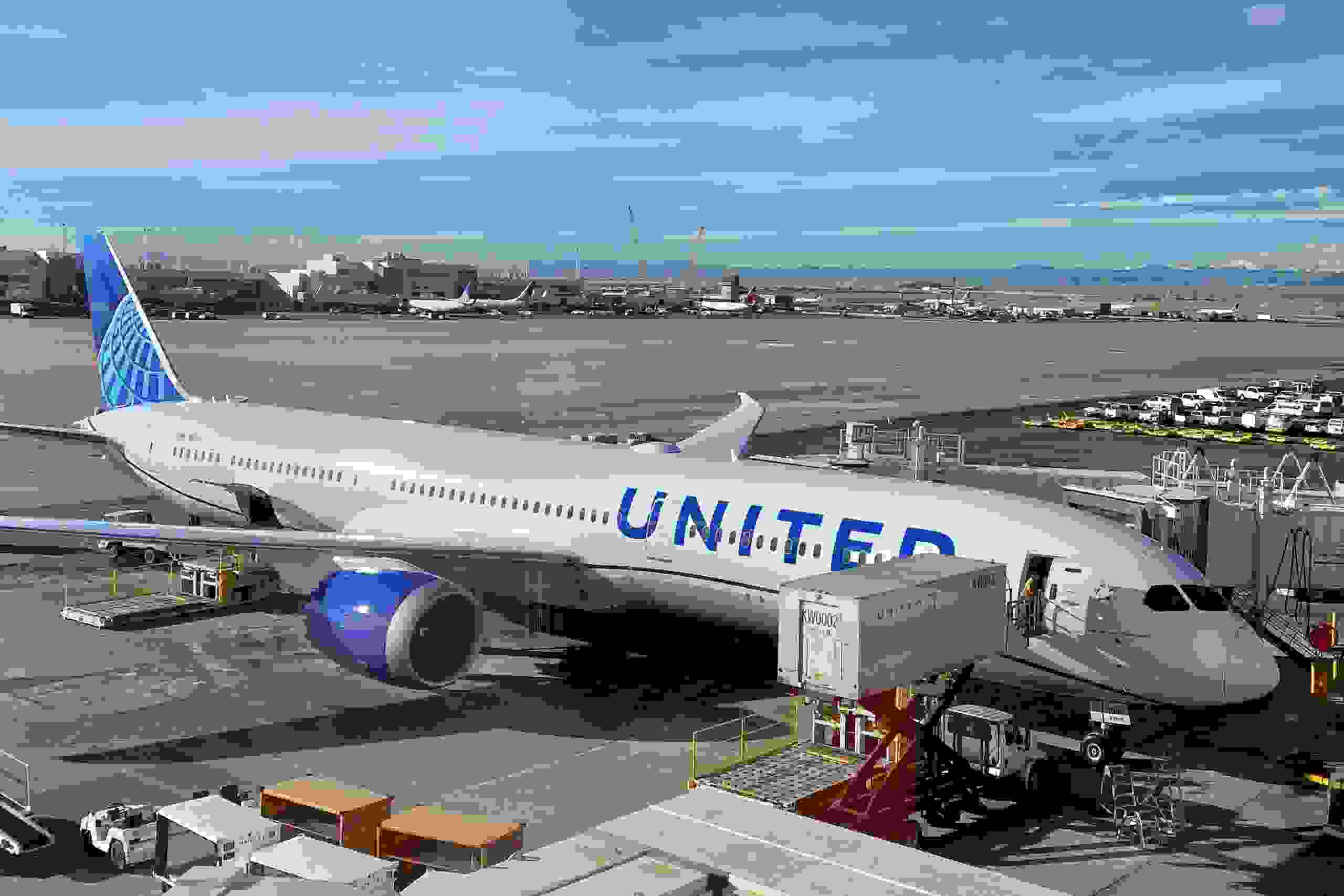 United's new livery on a Boeing 787 at Denver airport. (Image by Zach Honig/TPG)