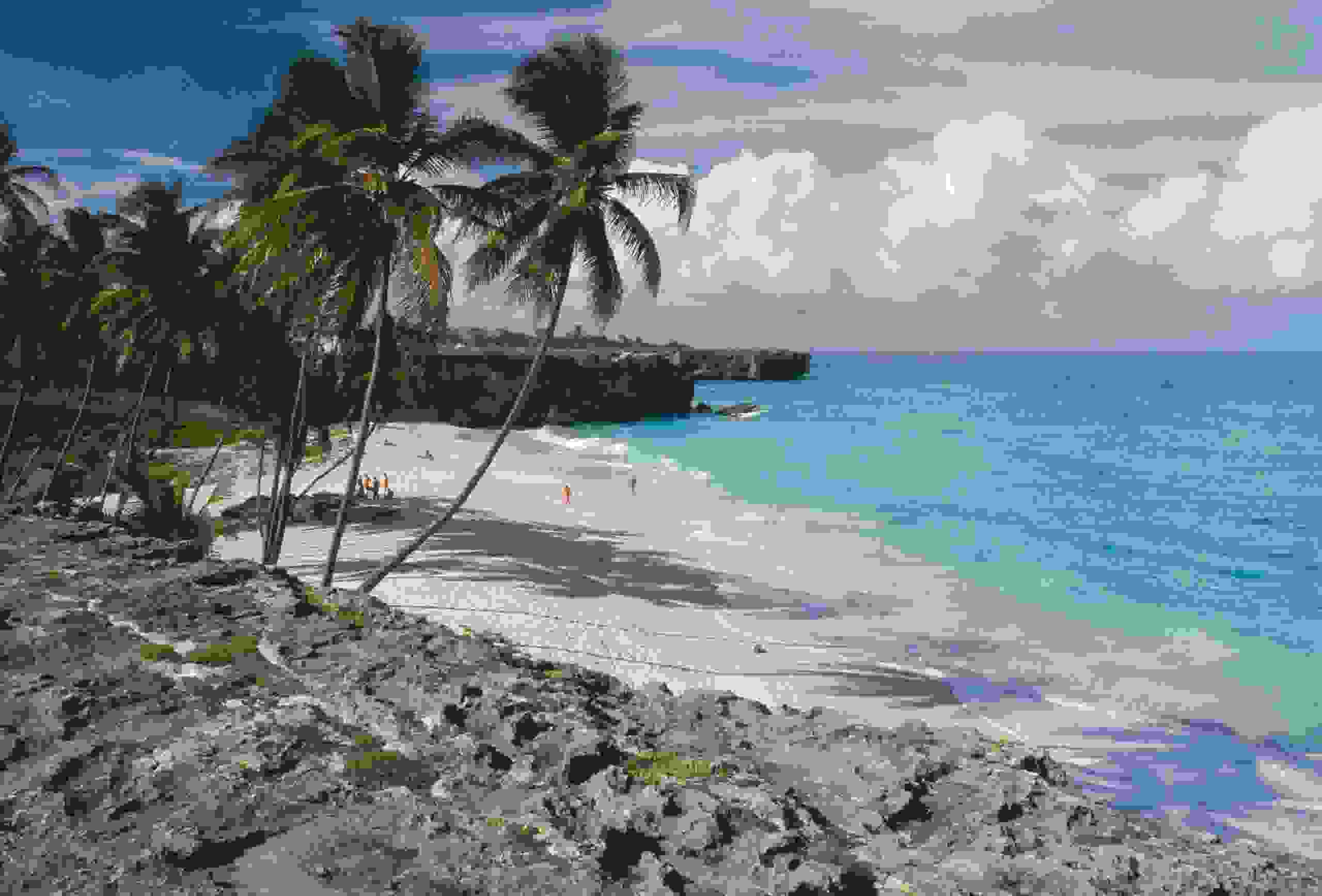 Harry Smith Beach, Bottom Bay, Barbados. (Photo by DEA/V. GIANNELLA /Getty Contributor)