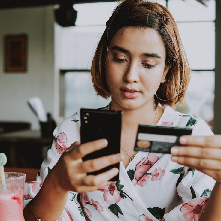 7 of our favorite cards to use for Black Friday shopping in 2025