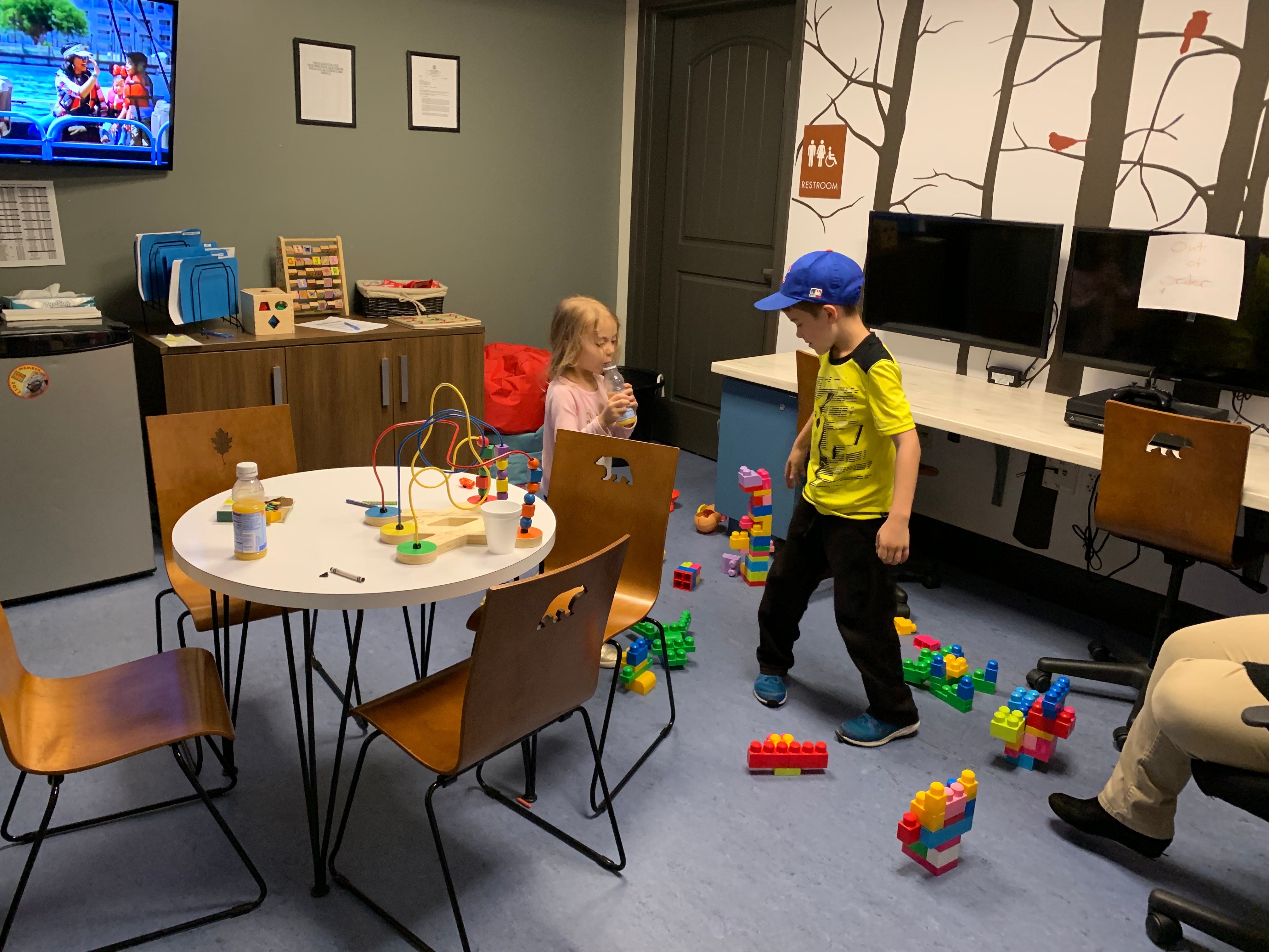 Holiday Inn Club Vacations timeshare Gatlinburg Kids Club Timothy and Scarlett