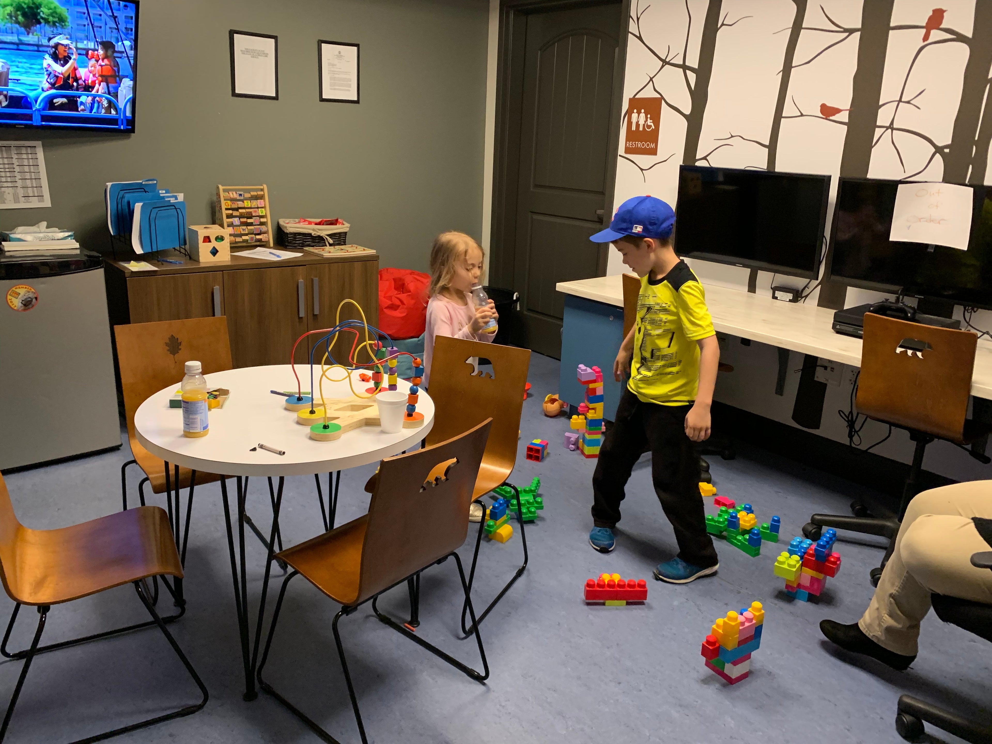 Holiday Inn Club Vacations timeshare Gatlinburg Kids Club Timothy and Scarlett