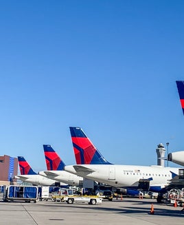 Delta jets at SLC