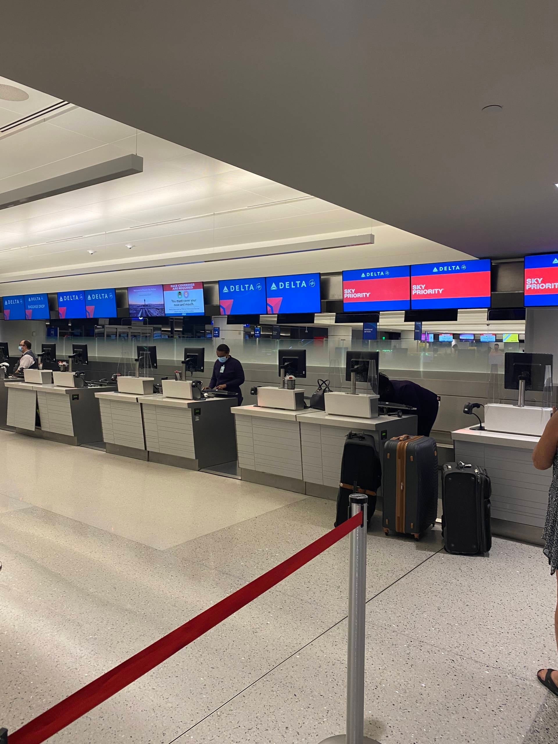 Delta check-in during coronavirus at Phoenix.