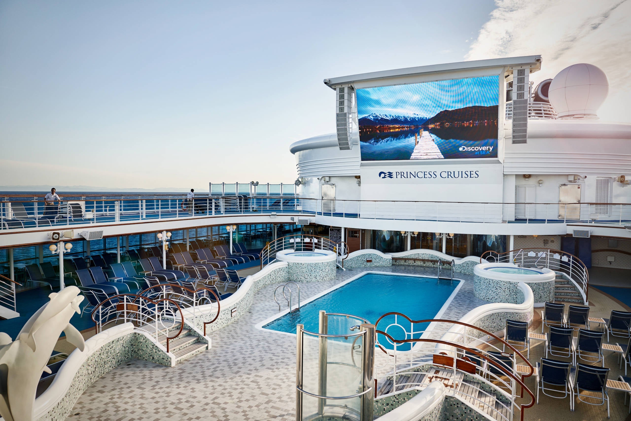 Diamond Princess pool deck