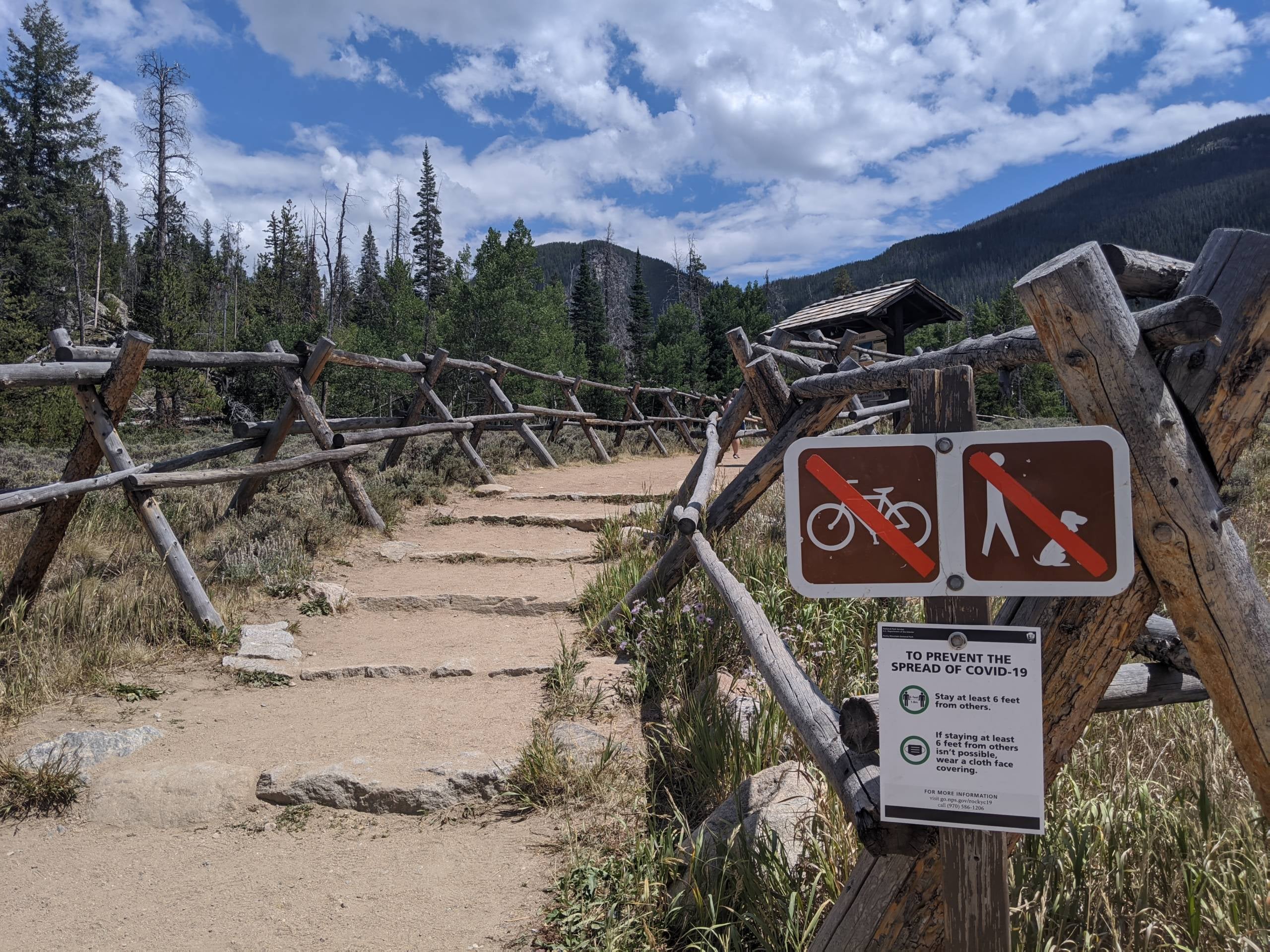 Rocky Mountain National Park mask signage at trailhead
