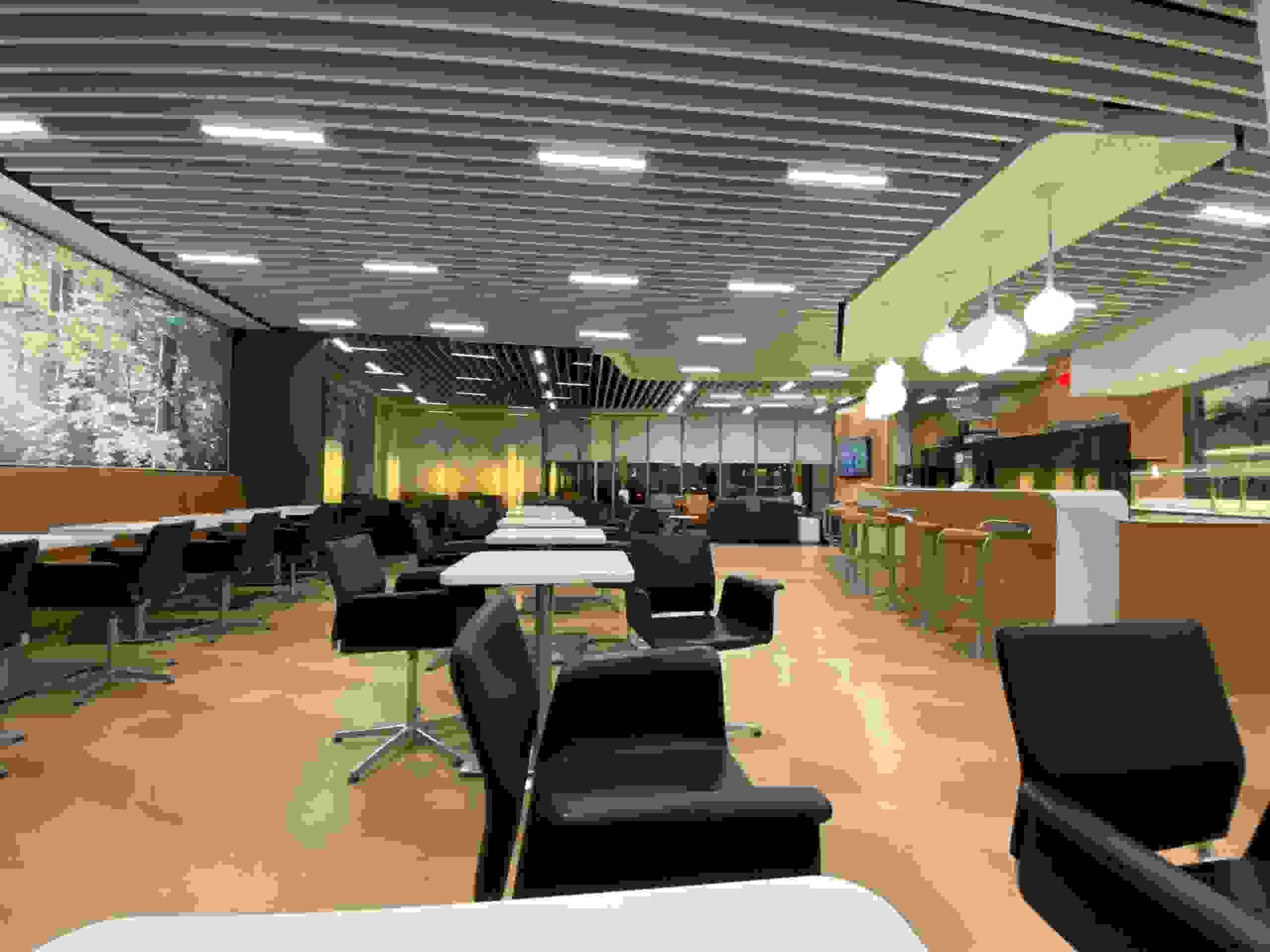 Empty Lufthansa Lounge