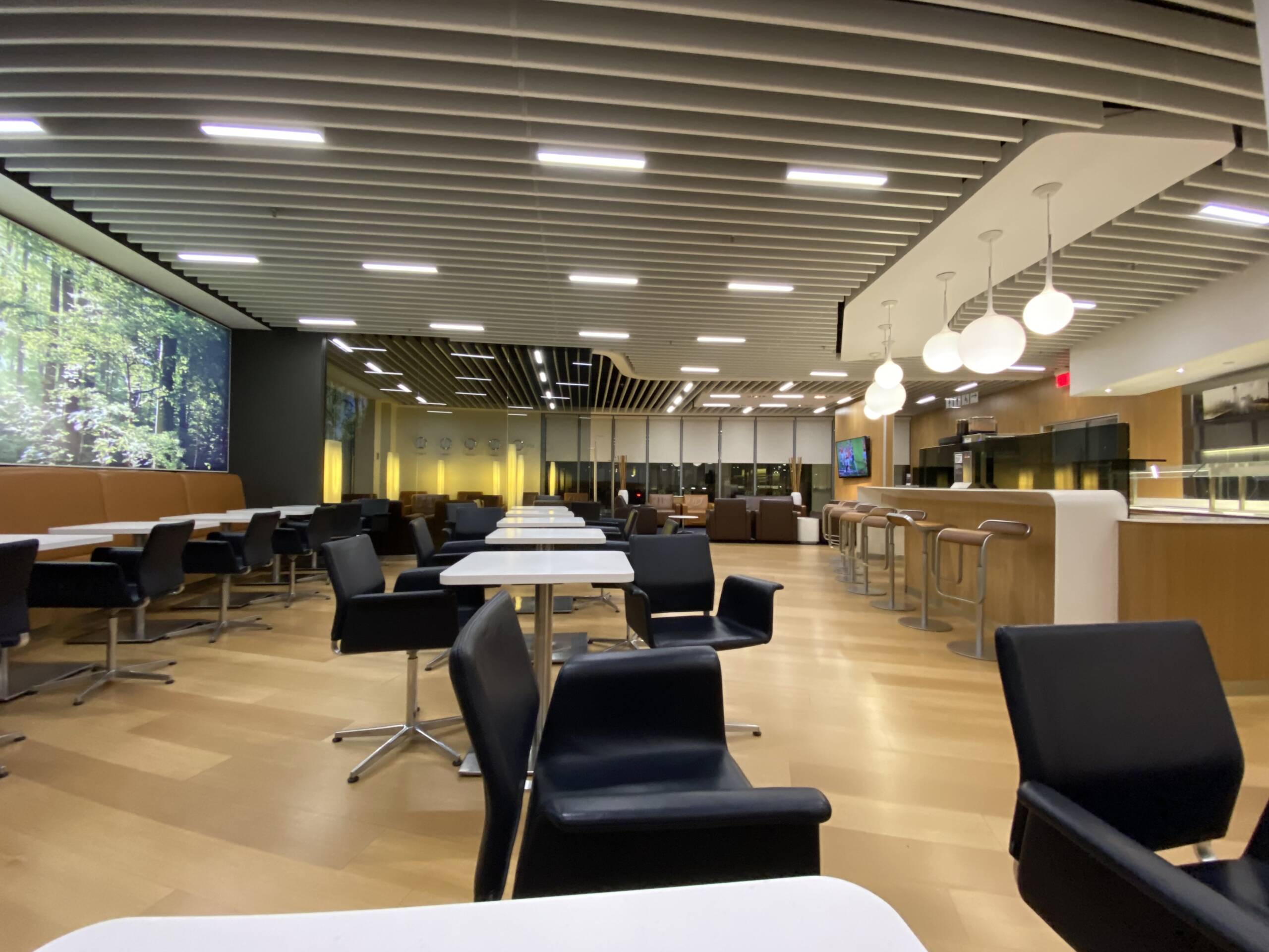 Empty Lufthansa Lounge