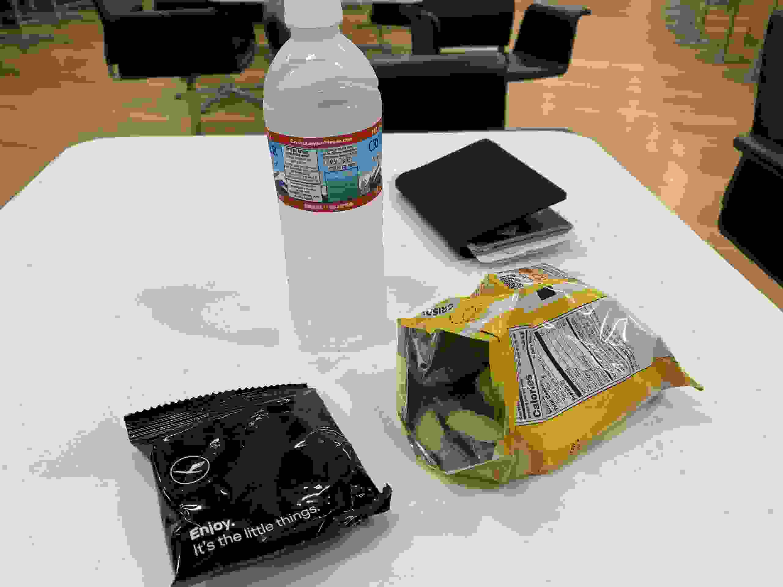Lufthansa EWR Snacks