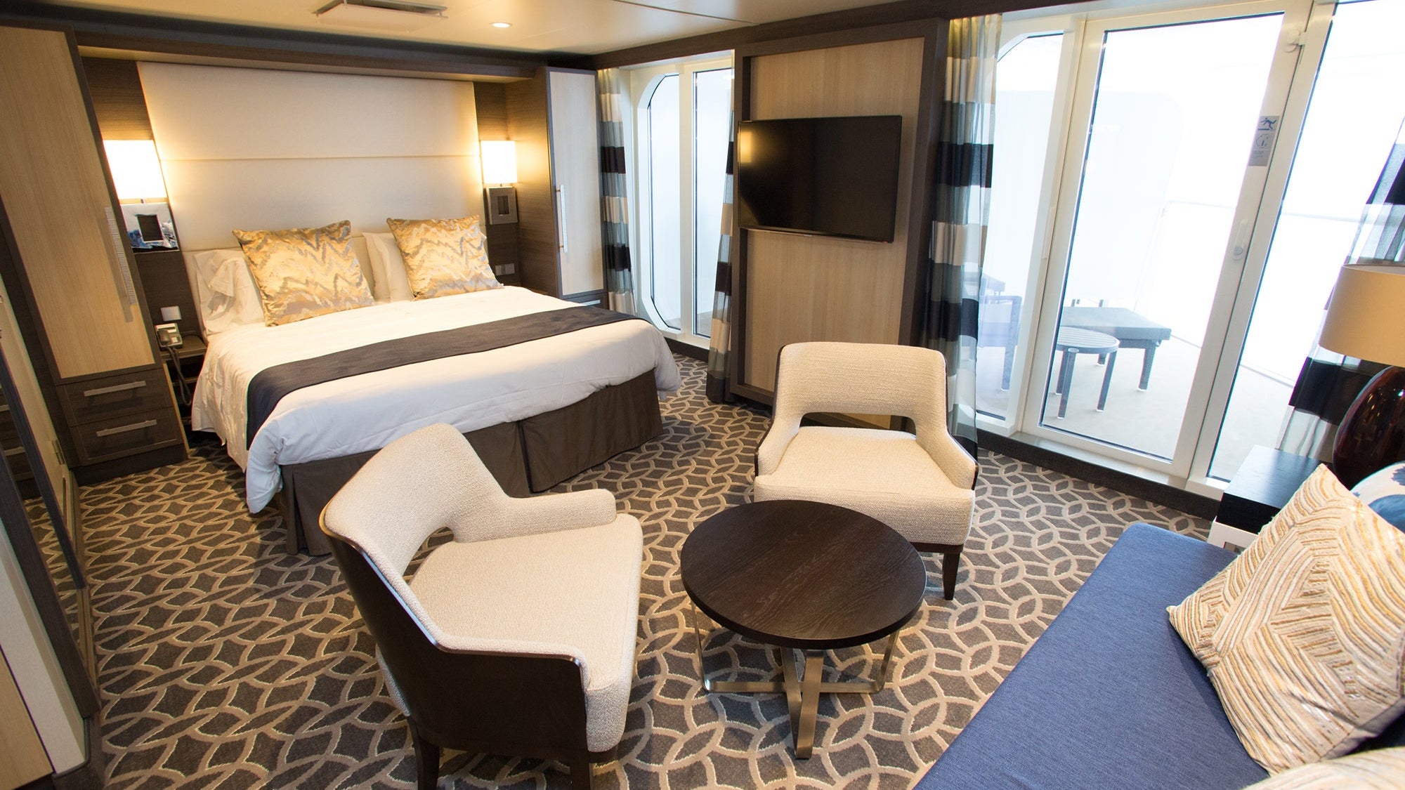 My Unvarnished View: Diving Deep into the Realities of Royal Caribbean’s Cheapest, Smallest Cabins – Is the Value Worth the Trade-offs?