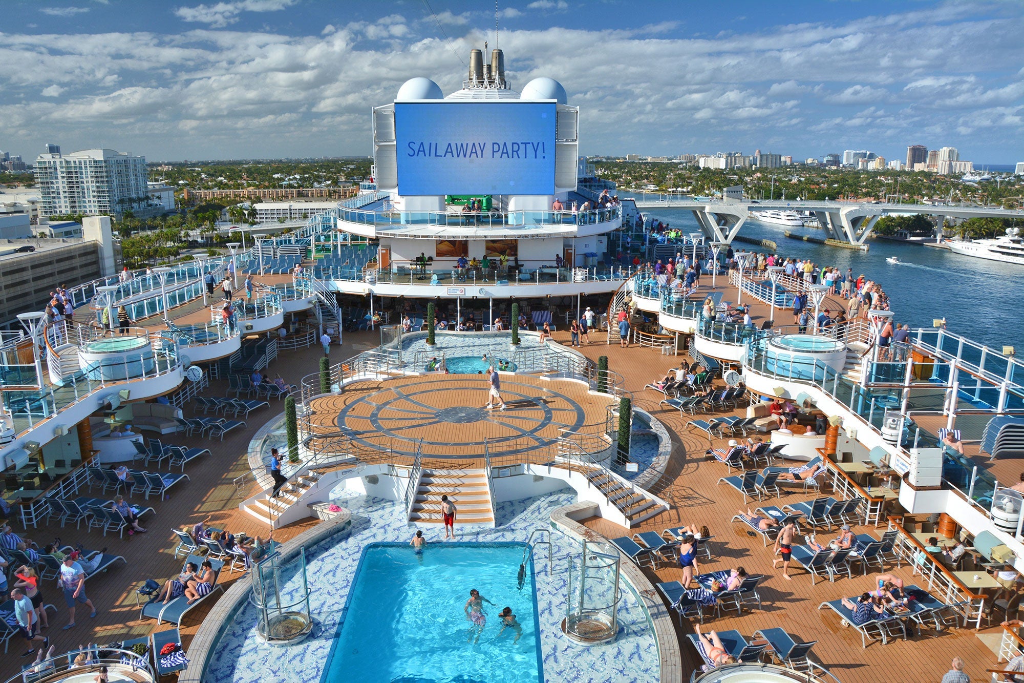 Sailaway party on Princess Cruises Royal Princess