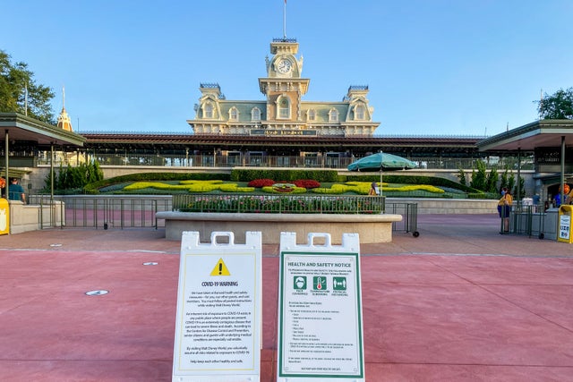 Should you go to Disney World right now during the pandemic? - The