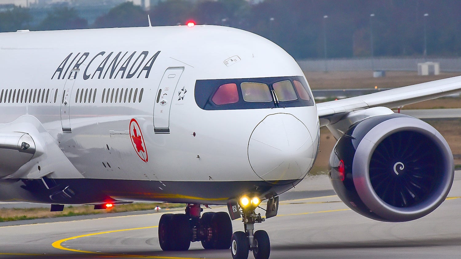 Air Canada 777 at Frankfurt Airport