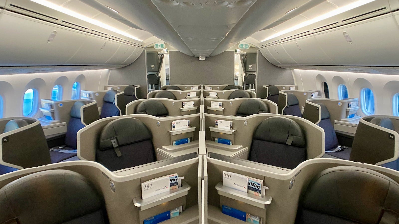 First look: American's new and improved 787-8 Dreamliner