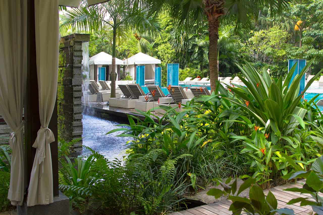 Grand Hyatt Singapore pool