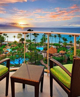 Act fast: Marriott Bonvoy members can save up to 25% on fall stays