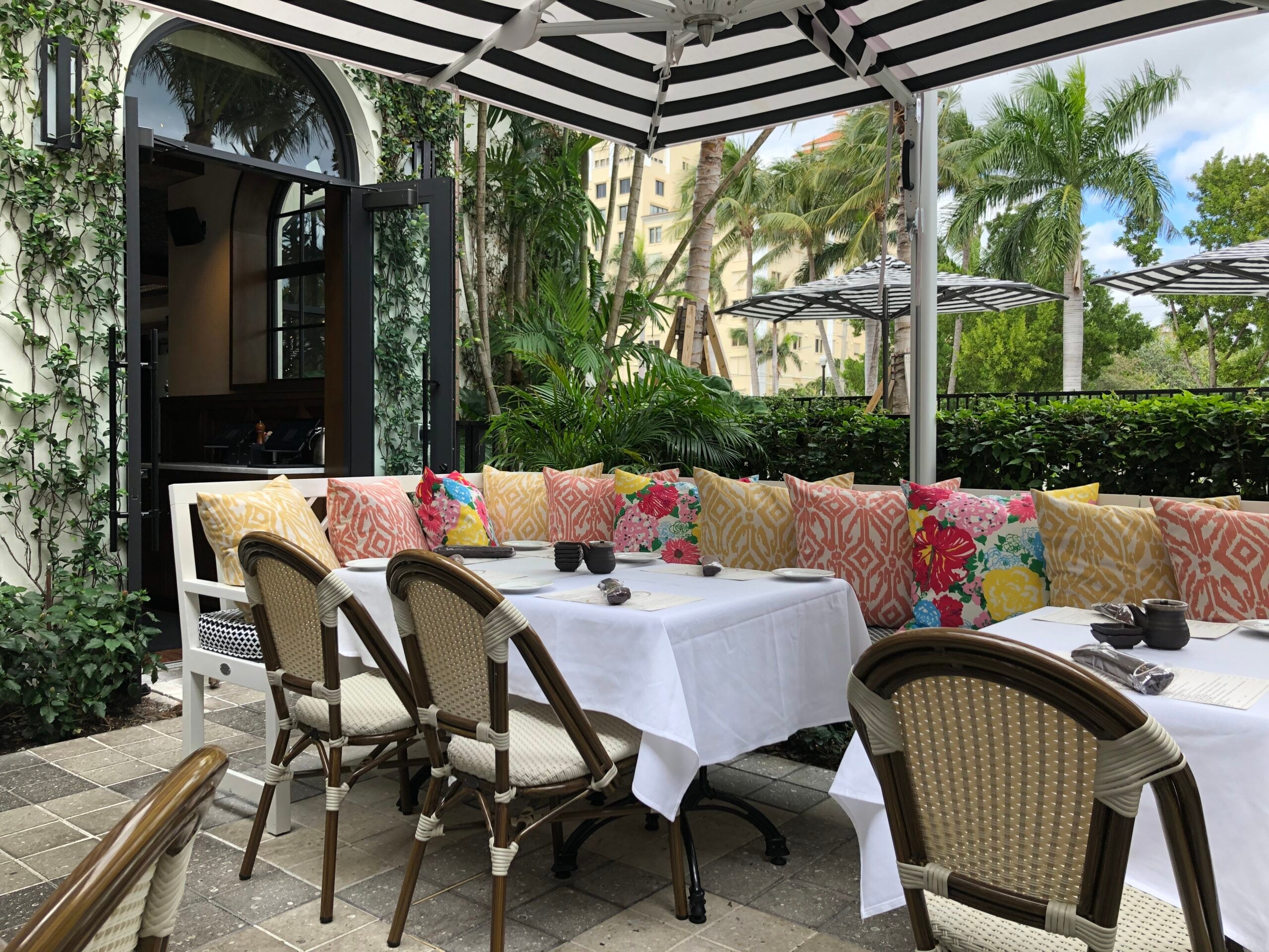 Lola 41 at The White Elephant, Palm Beach, Florida