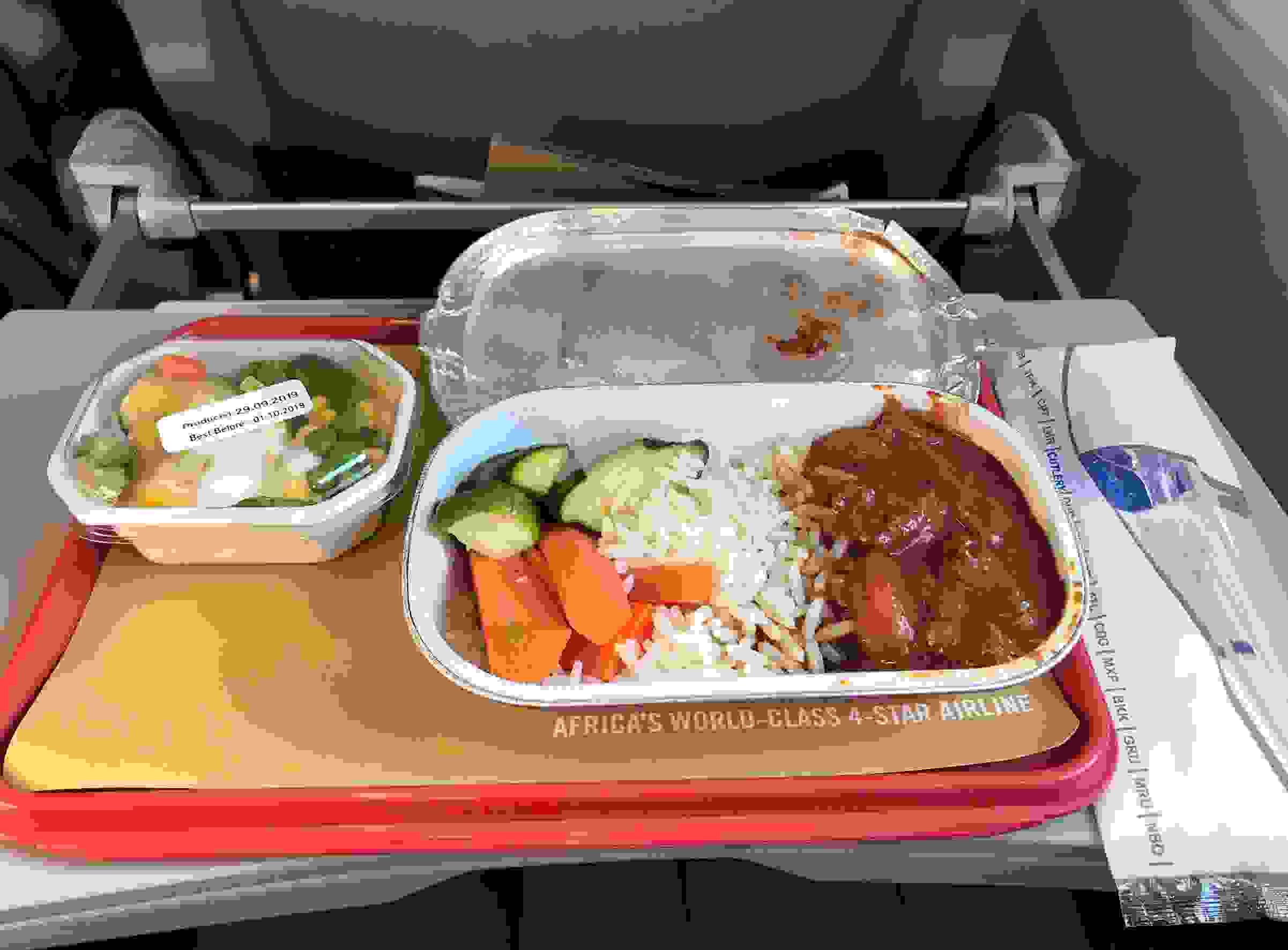 Economy meal on South African Airways (Photo by Patrick Smith)