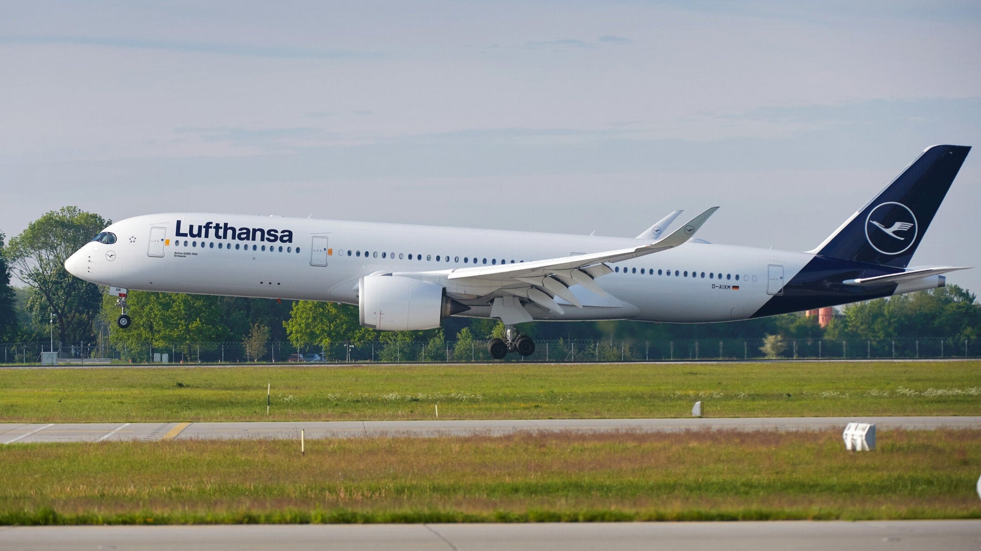 A350_take_off_runway