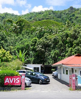 How to get complimentary Avis President's Club status with a credit card