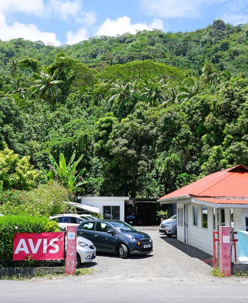 How to get complimentary Avis President's Club status with a credit card