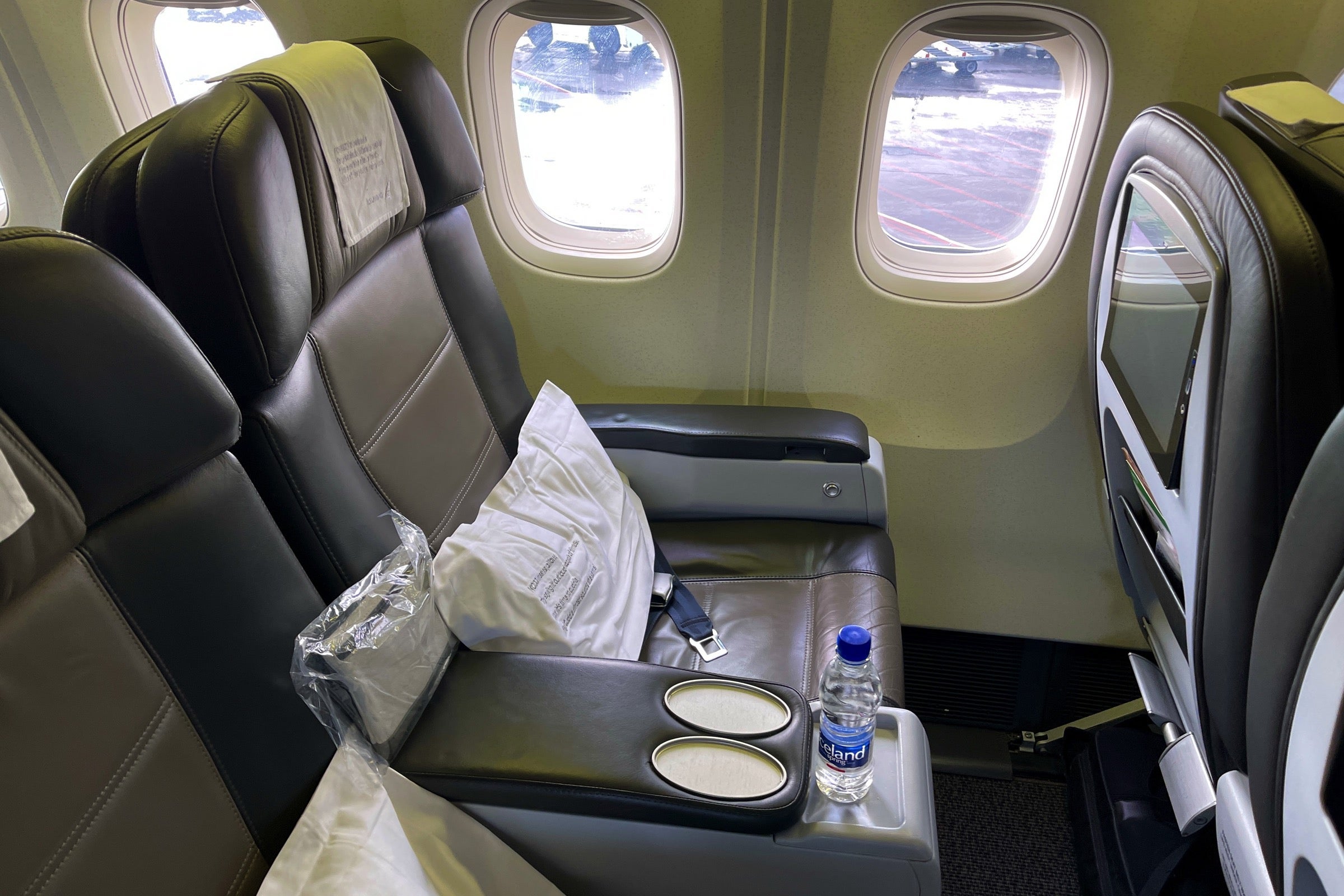 Icelandair Saga Class Seat 767