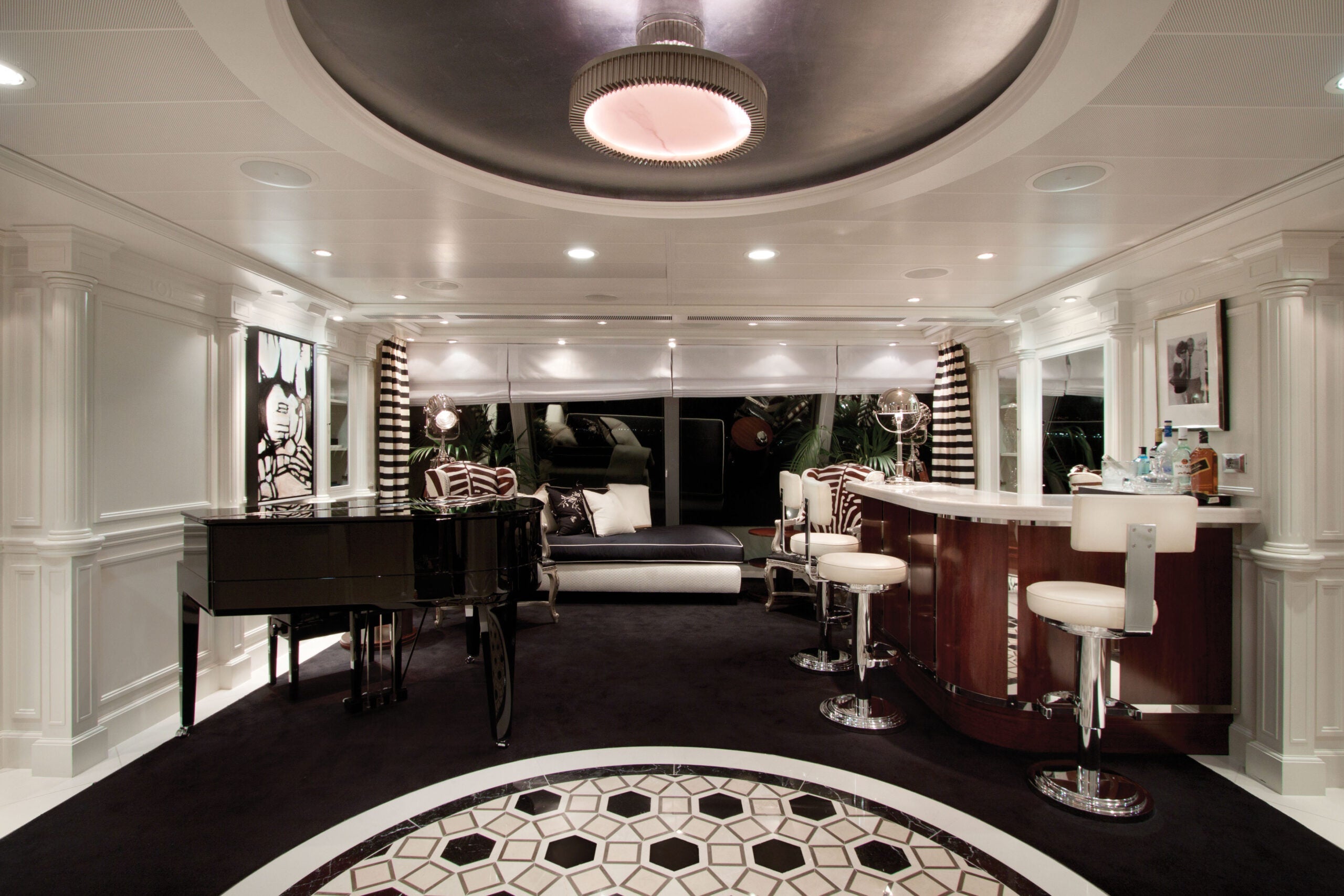 n Oceania owner’s suite.