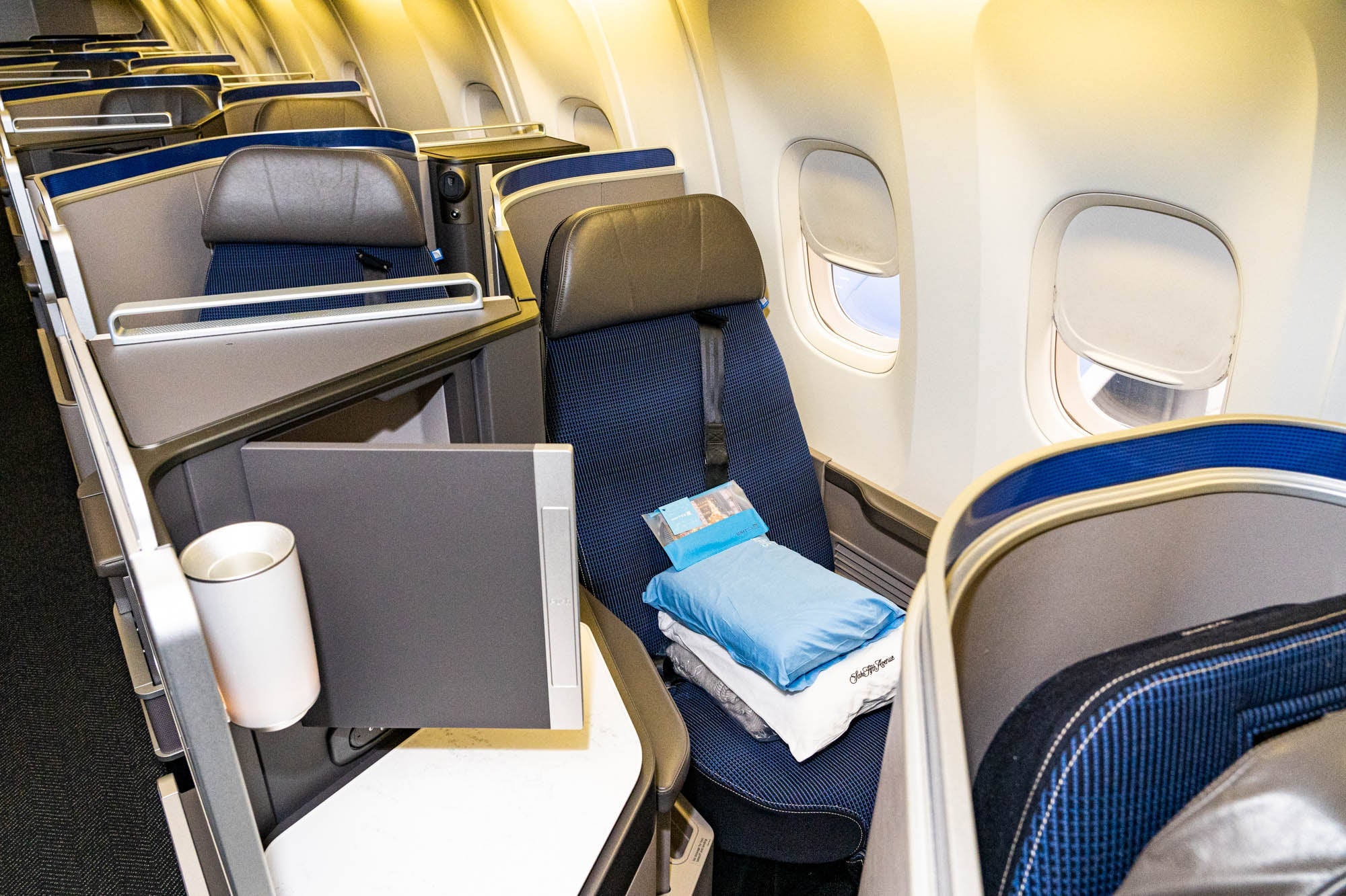 United Polaris business class seat