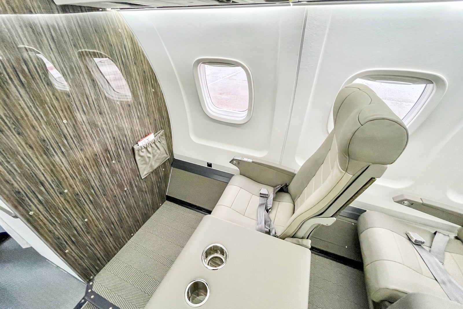 Jsx Seating Configuration Behind the scenes: Touring JSX's ultra-spacious 1-1-configured jet ...
