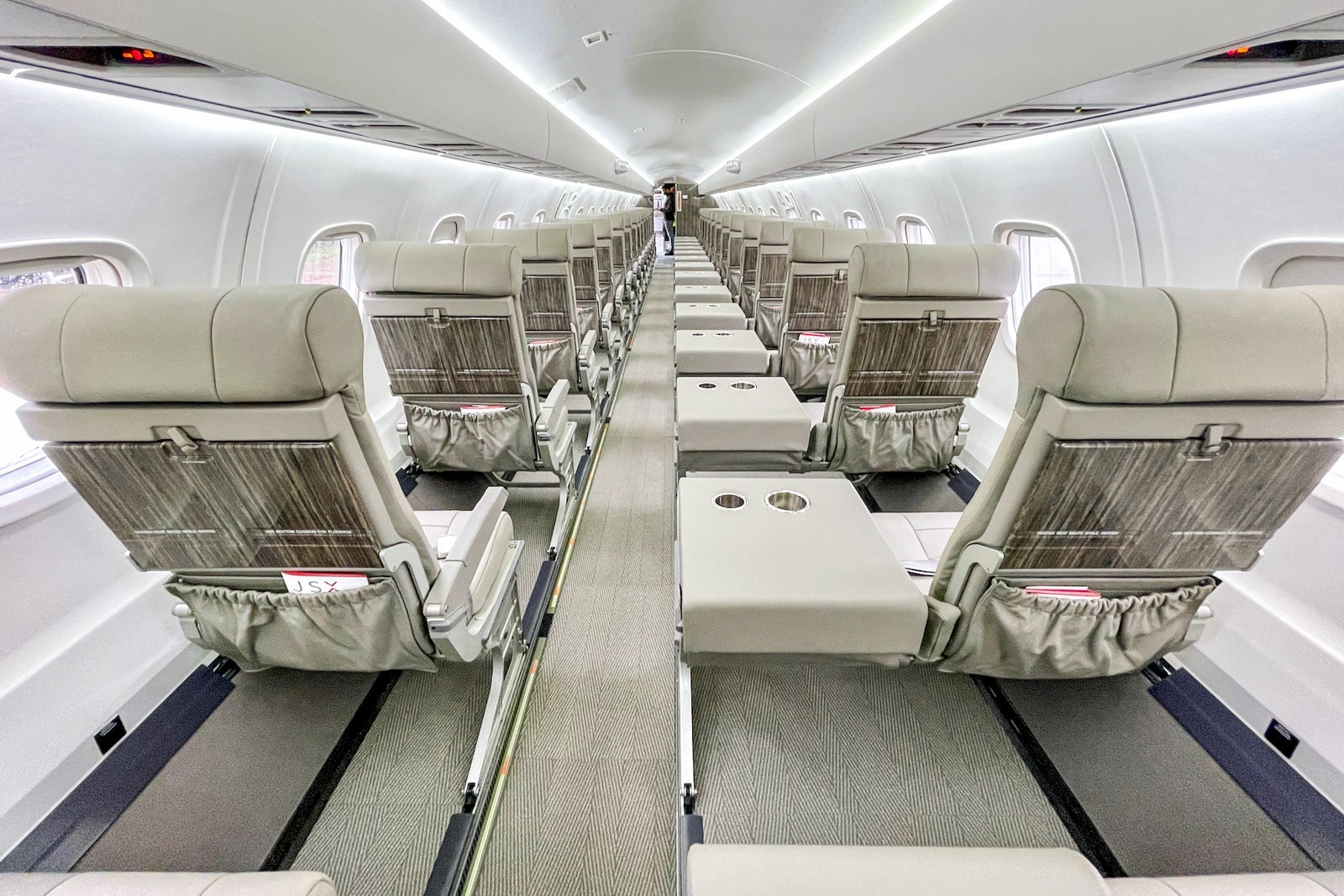 Jsx Seating Configuration Behind the scenes: Touring JSX's ultra-spacious 1-1-configured jet ...