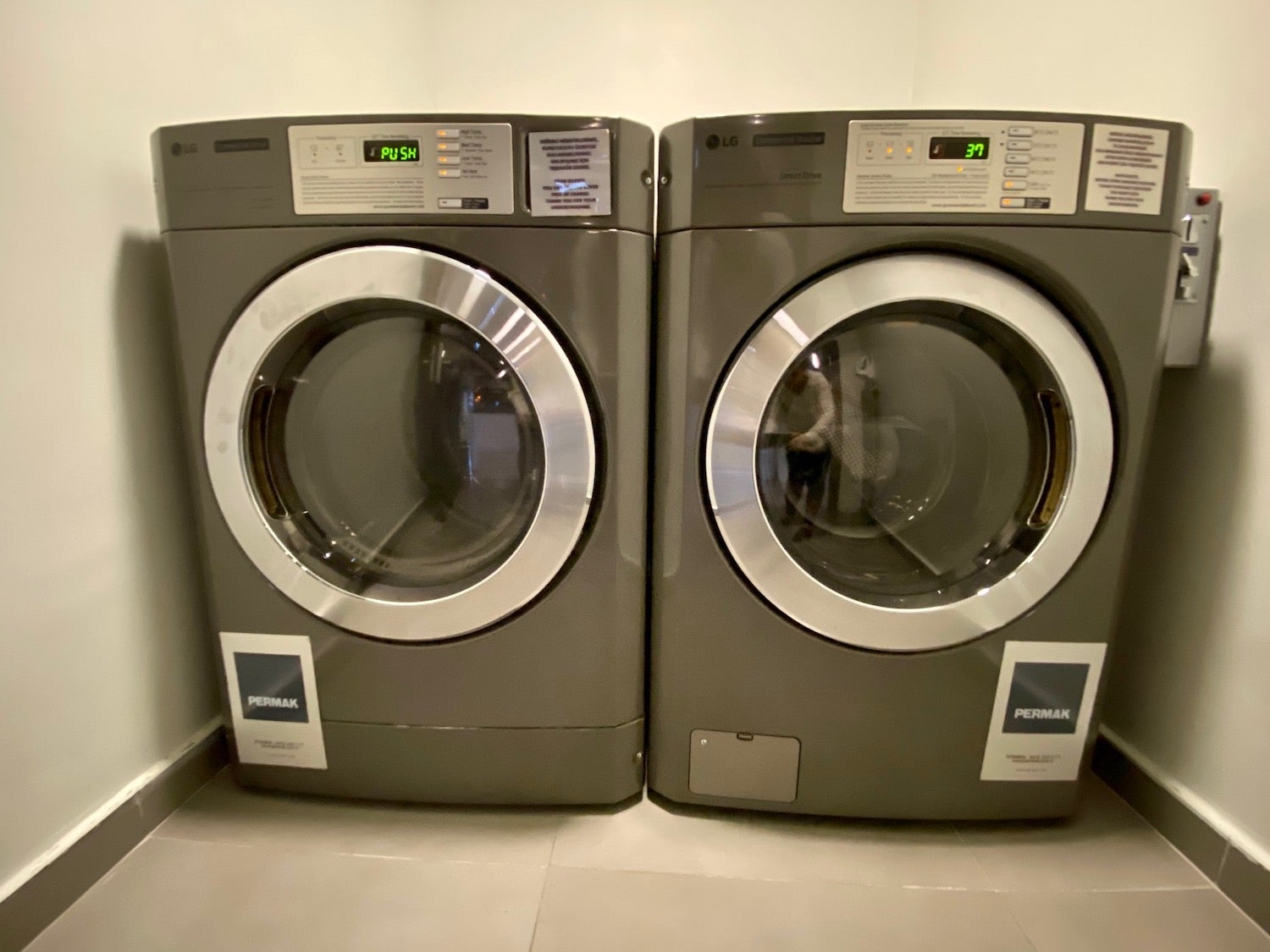 Hilton Garden Inn Konya laundry room with washer and dryer