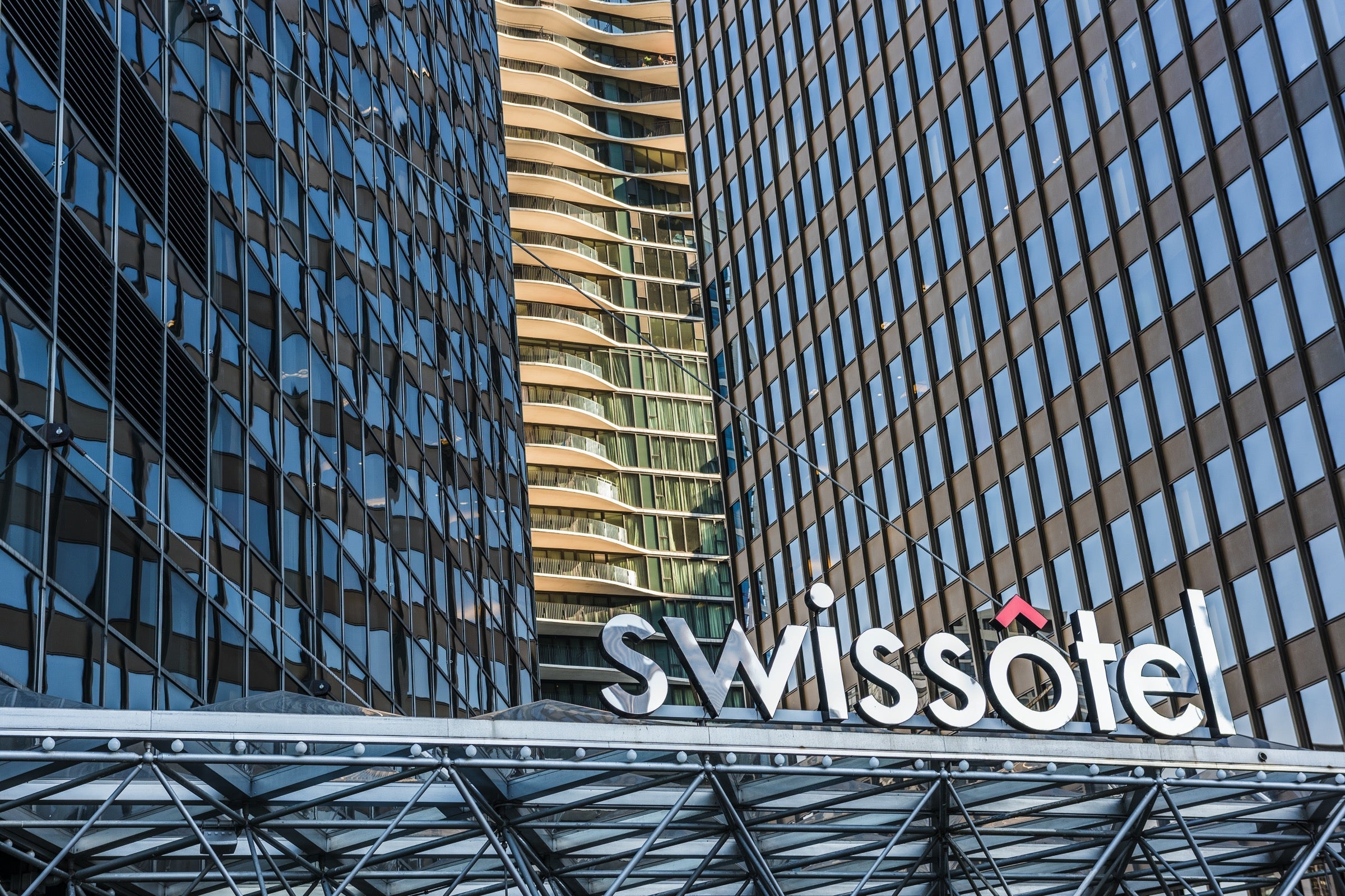 Swissotel Chicago sign