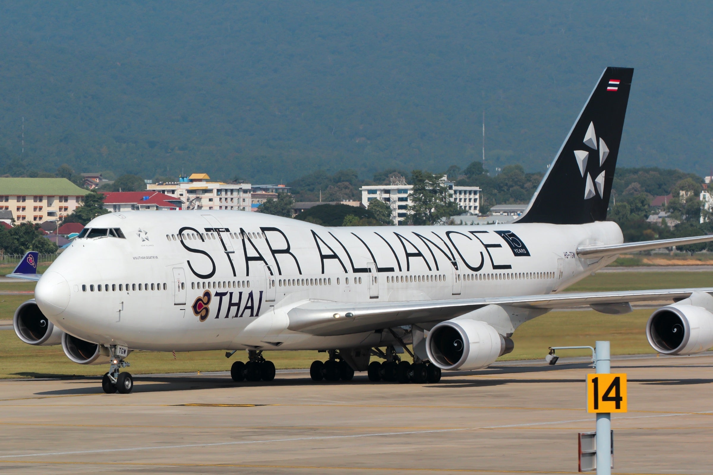 Thai Airways 747-400 with Star Alliance livery