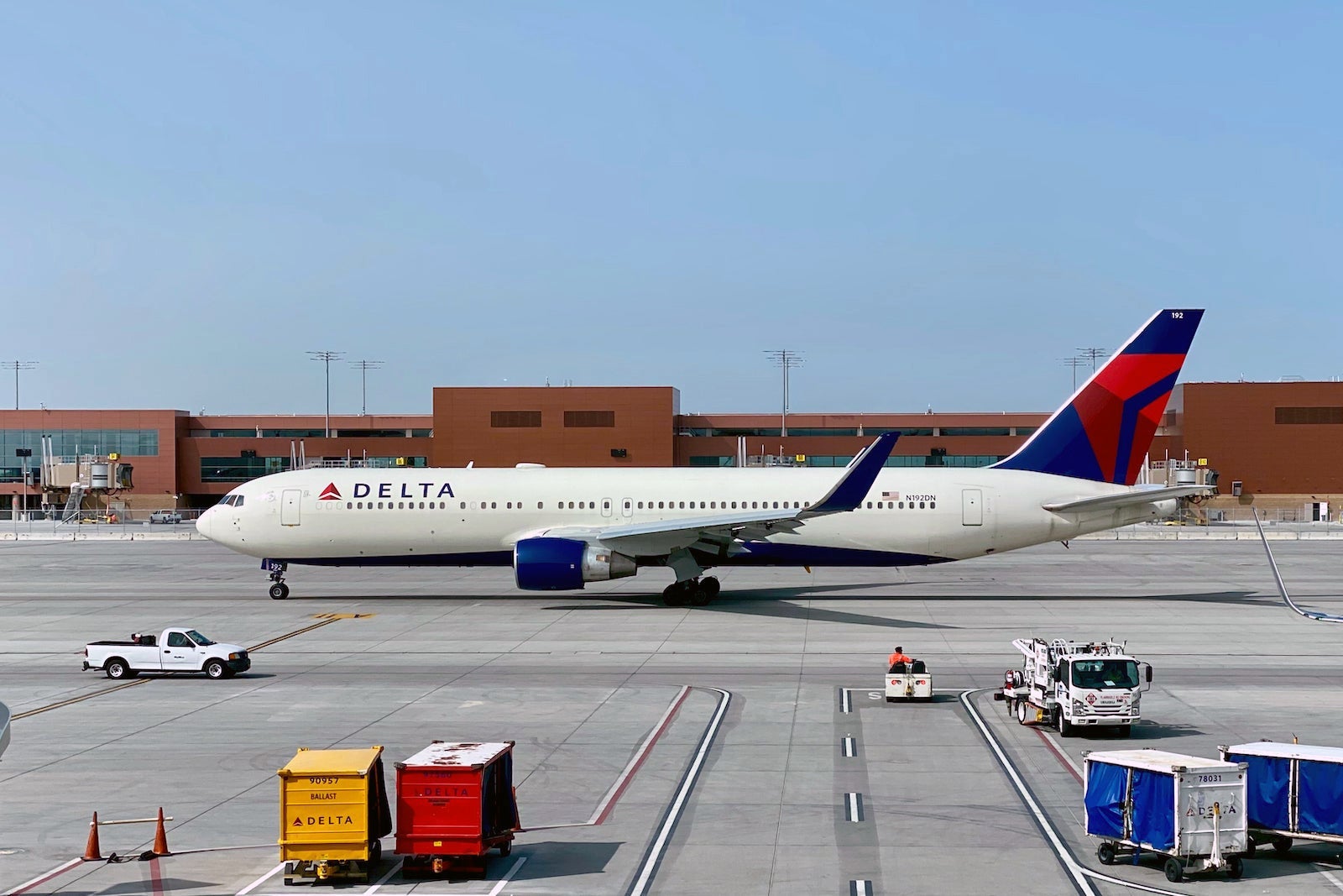 Delta jet