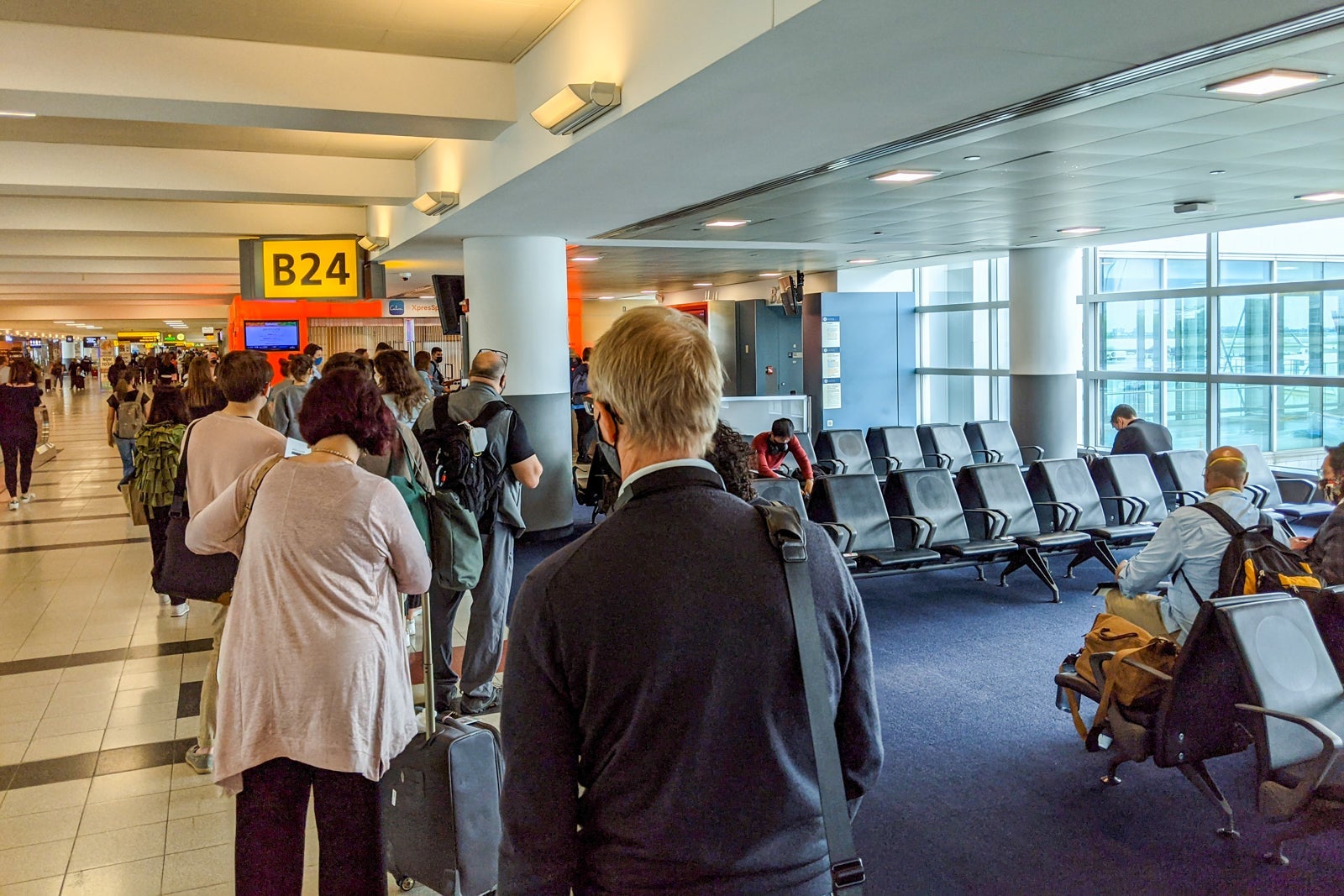 Delta JFK-MXP boarding