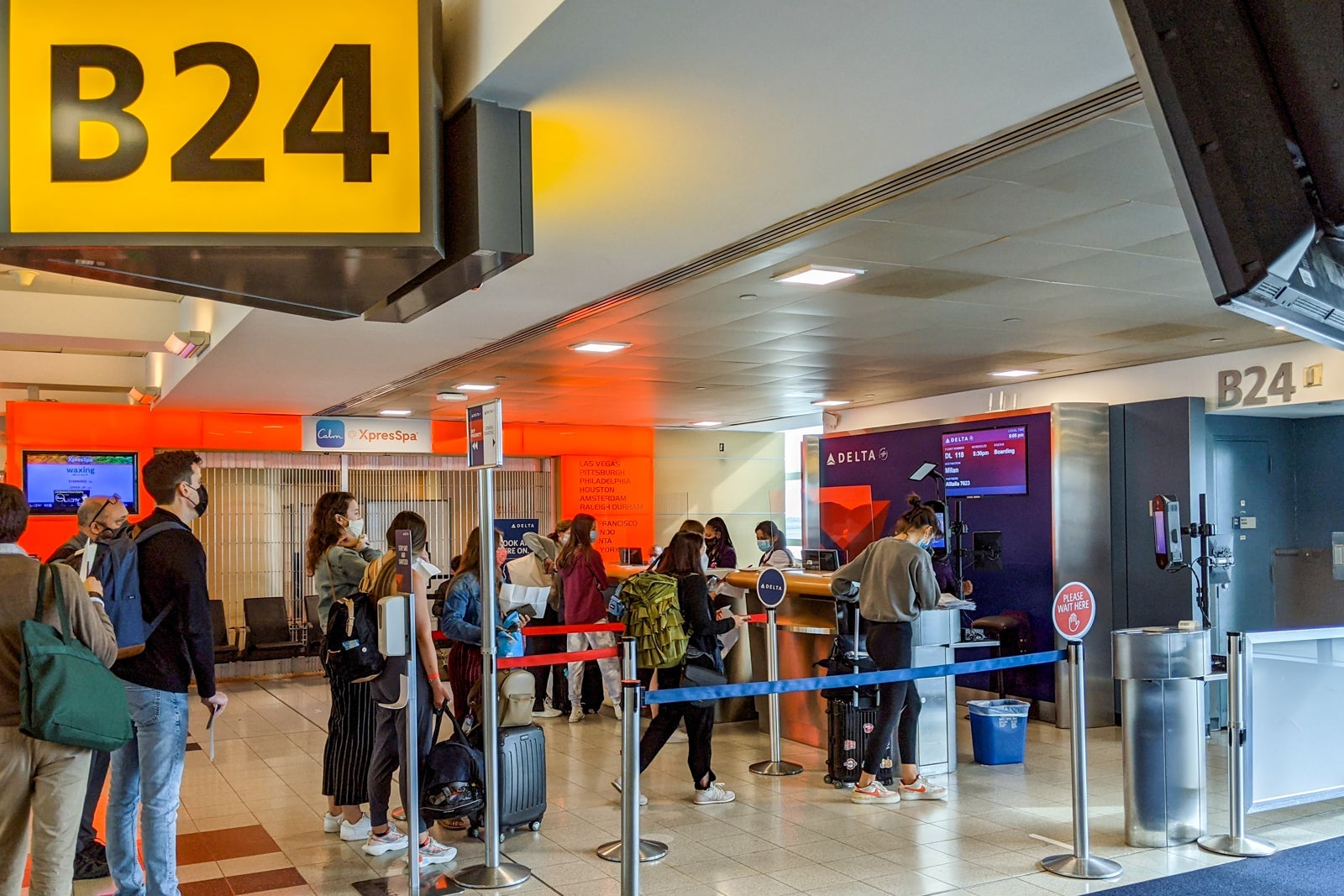 Delta JFK-MXP boarding