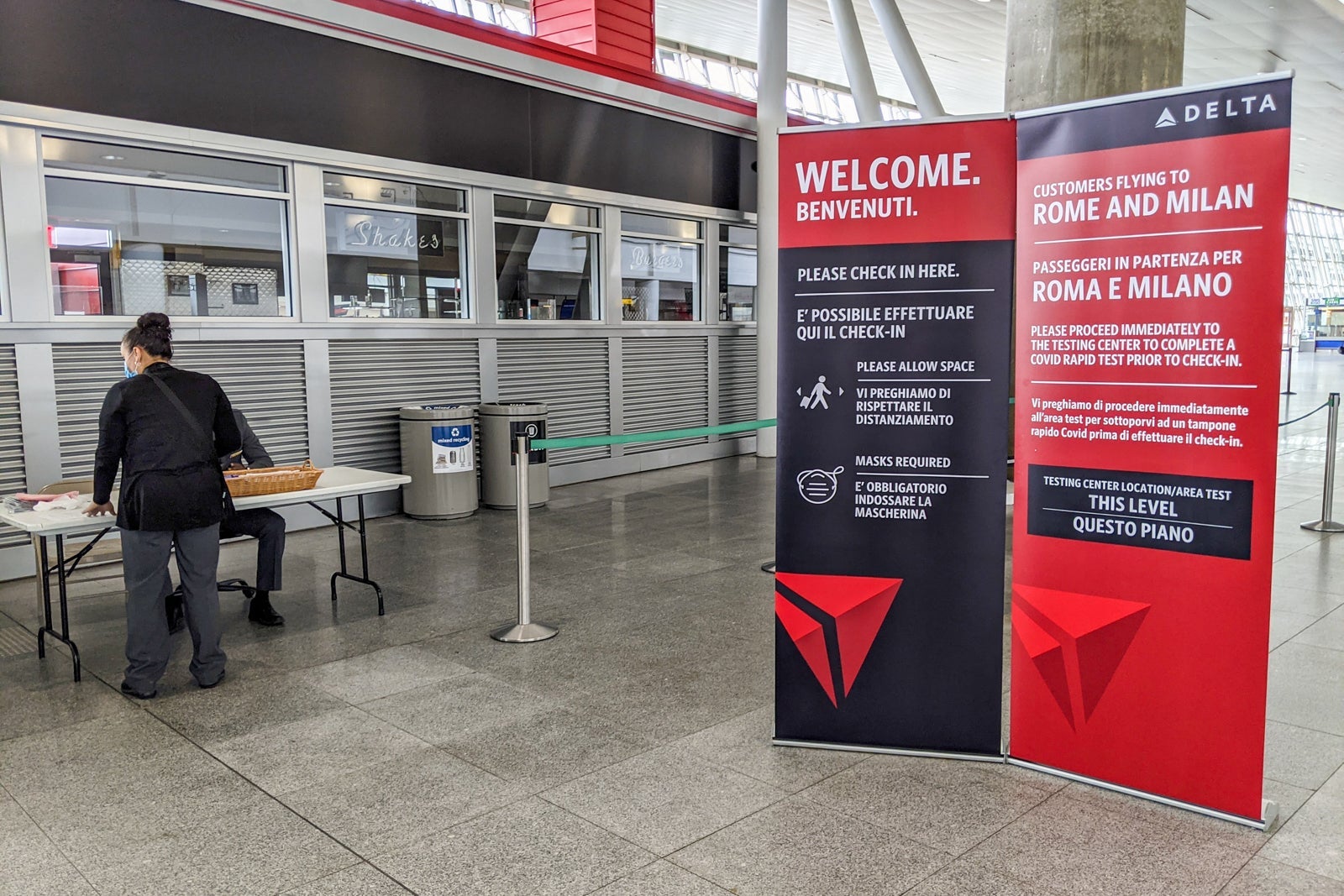 JFK T4 Delta COVID testing desk
