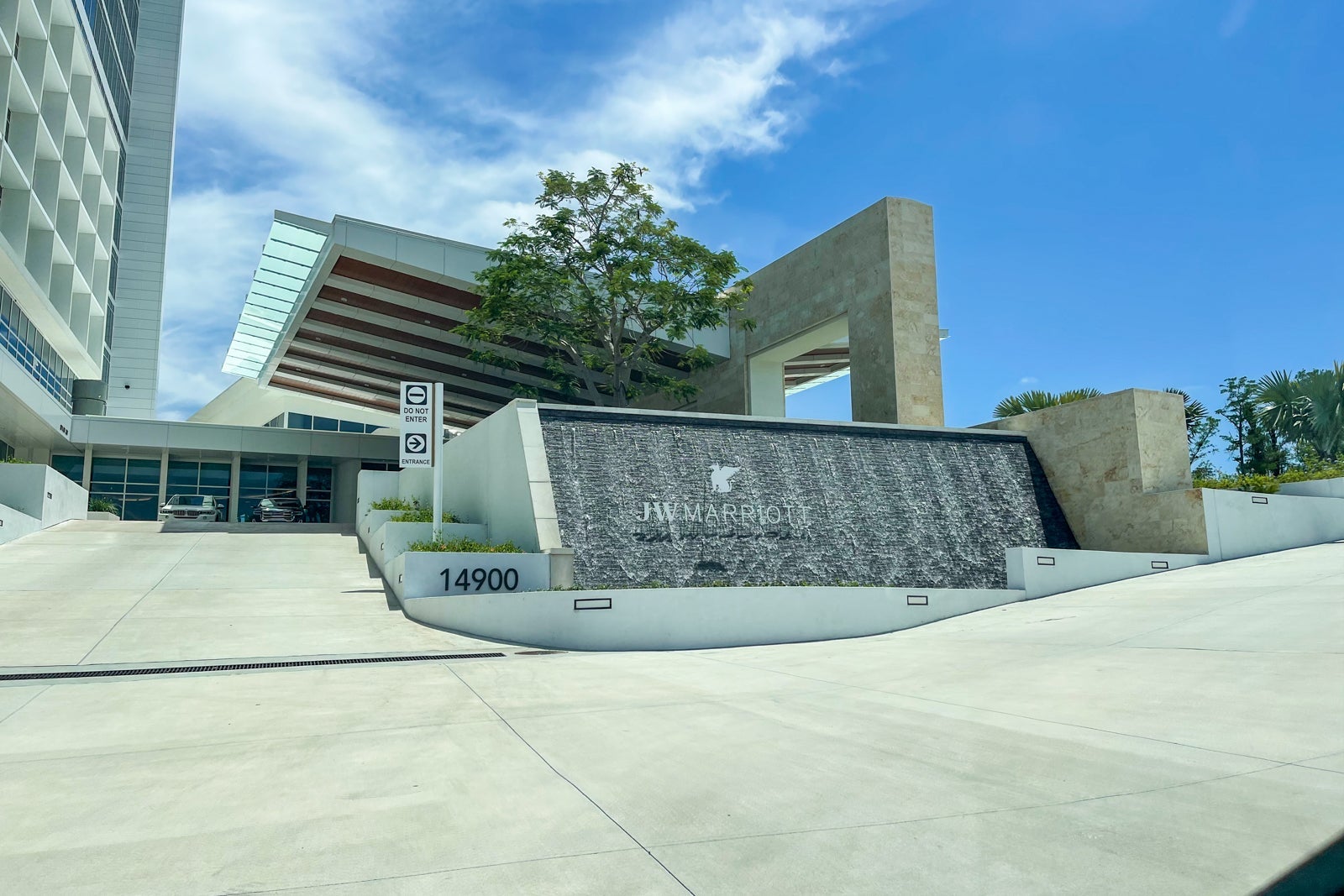 entrance to the JW Marriott Orlando Bonnet Creek
