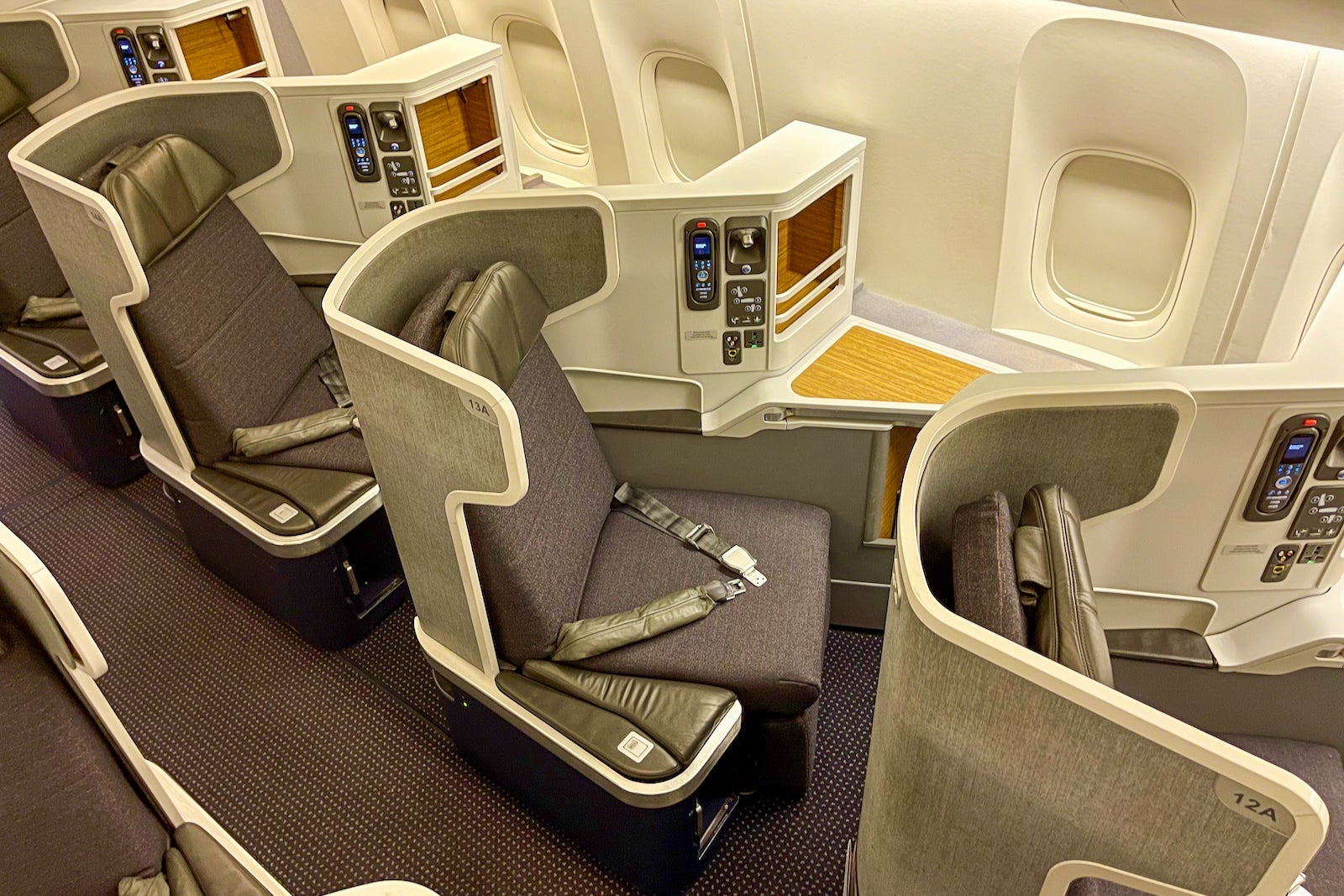 AA 777-300 Business Class