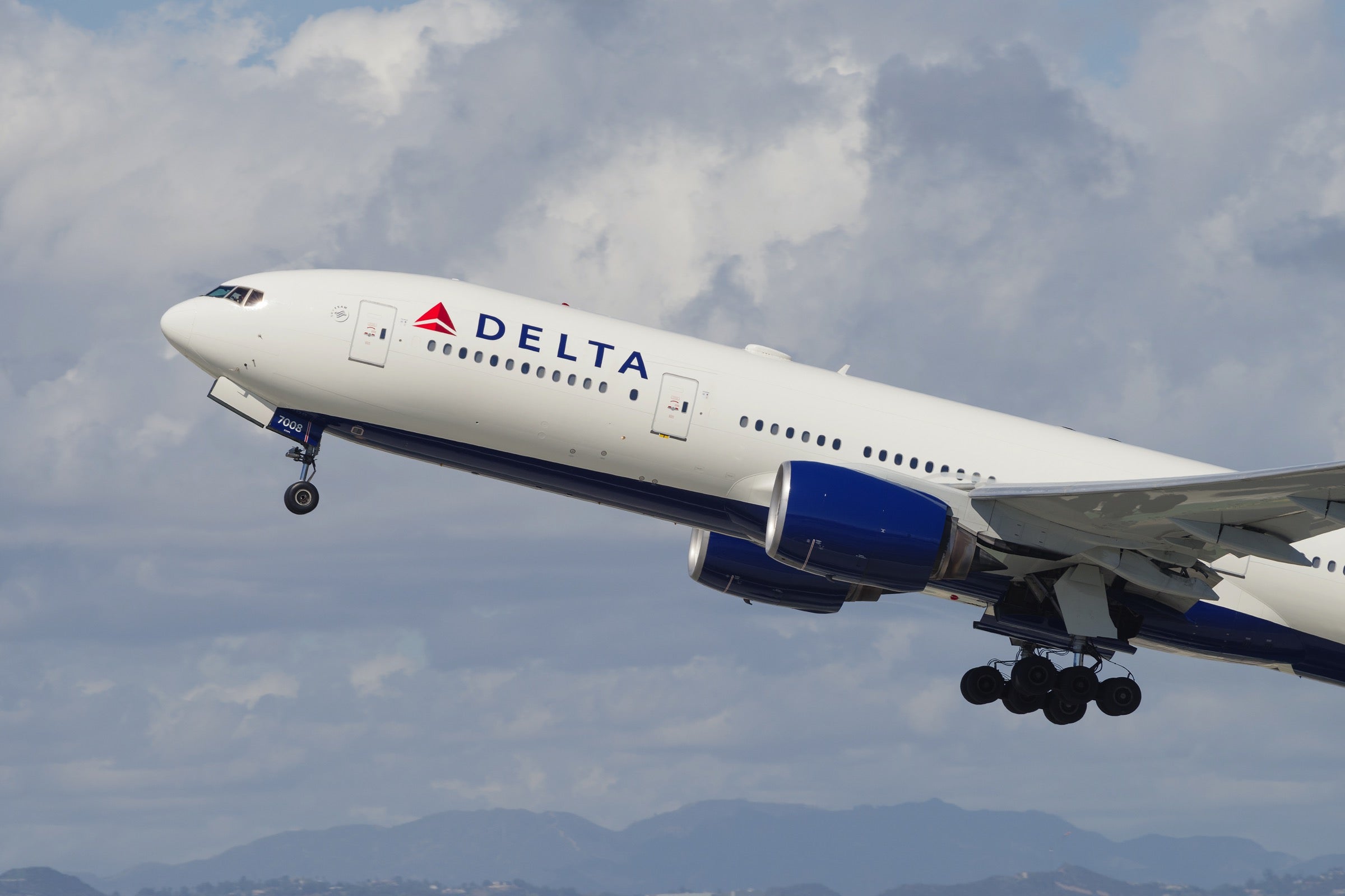 Delta 777 departing Los Angeles